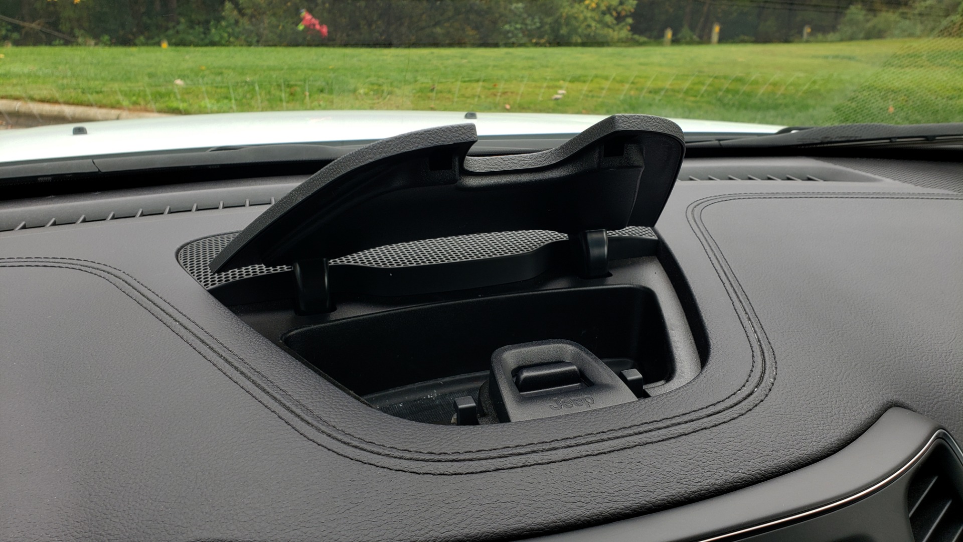 Used 2019 Jeep CHEROKEE LATITUDE PLUS FWD / CLD WTHR / HTD STS / BLIND SPOT / PRK ASST for sale Sold at Formula Imports in Charlotte NC 28227 48