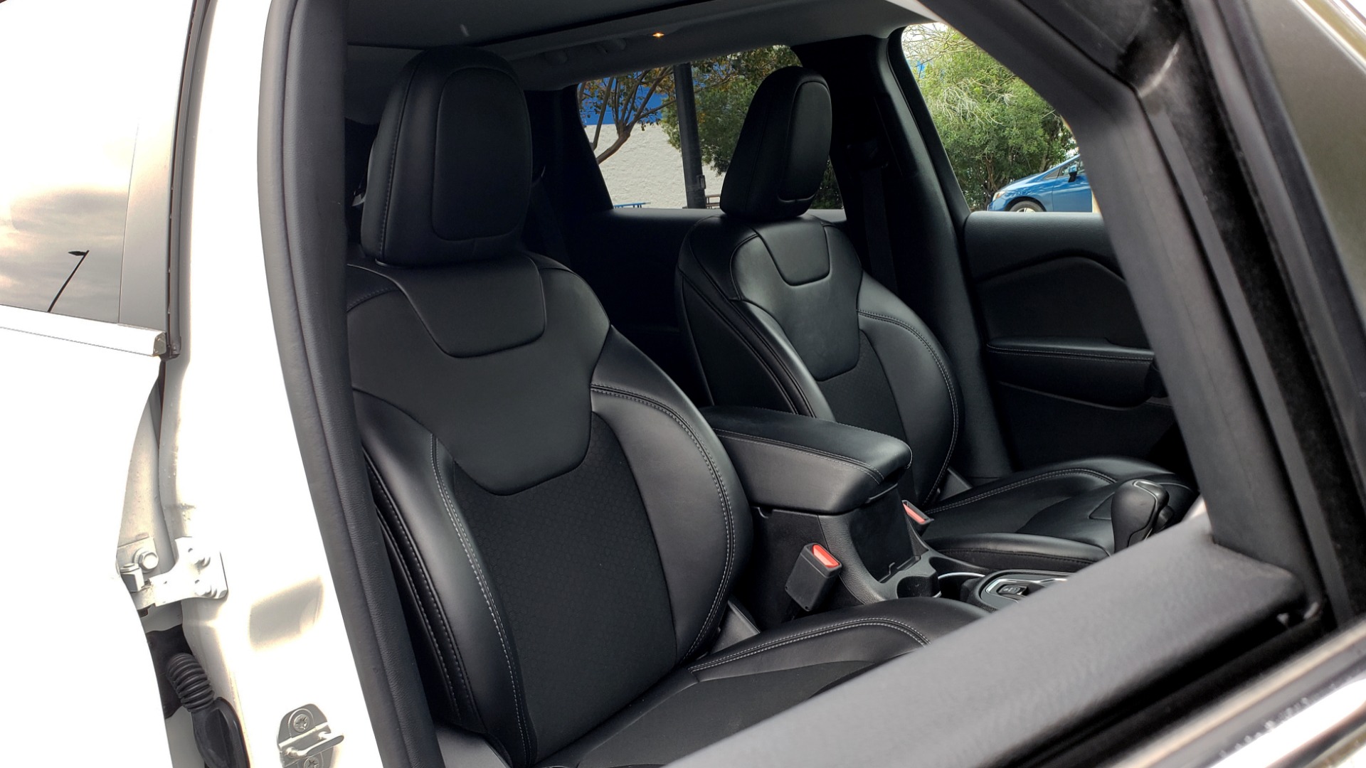 Used 2019 Jeep CHEROKEE LATITUDE PLUS FWD / CLD WTHR / HTD STS / BLIND SPOT / PRK ASST for sale Sold at Formula Imports in Charlotte NC 28227 66