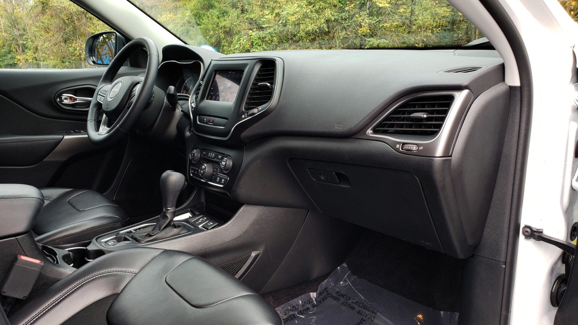 Used 2019 Jeep CHEROKEE LATITUDE PLUS FWD / CLD WTHR / HTD STS / BLIND SPOT / PRK ASST for sale Sold at Formula Imports in Charlotte NC 28227 67
