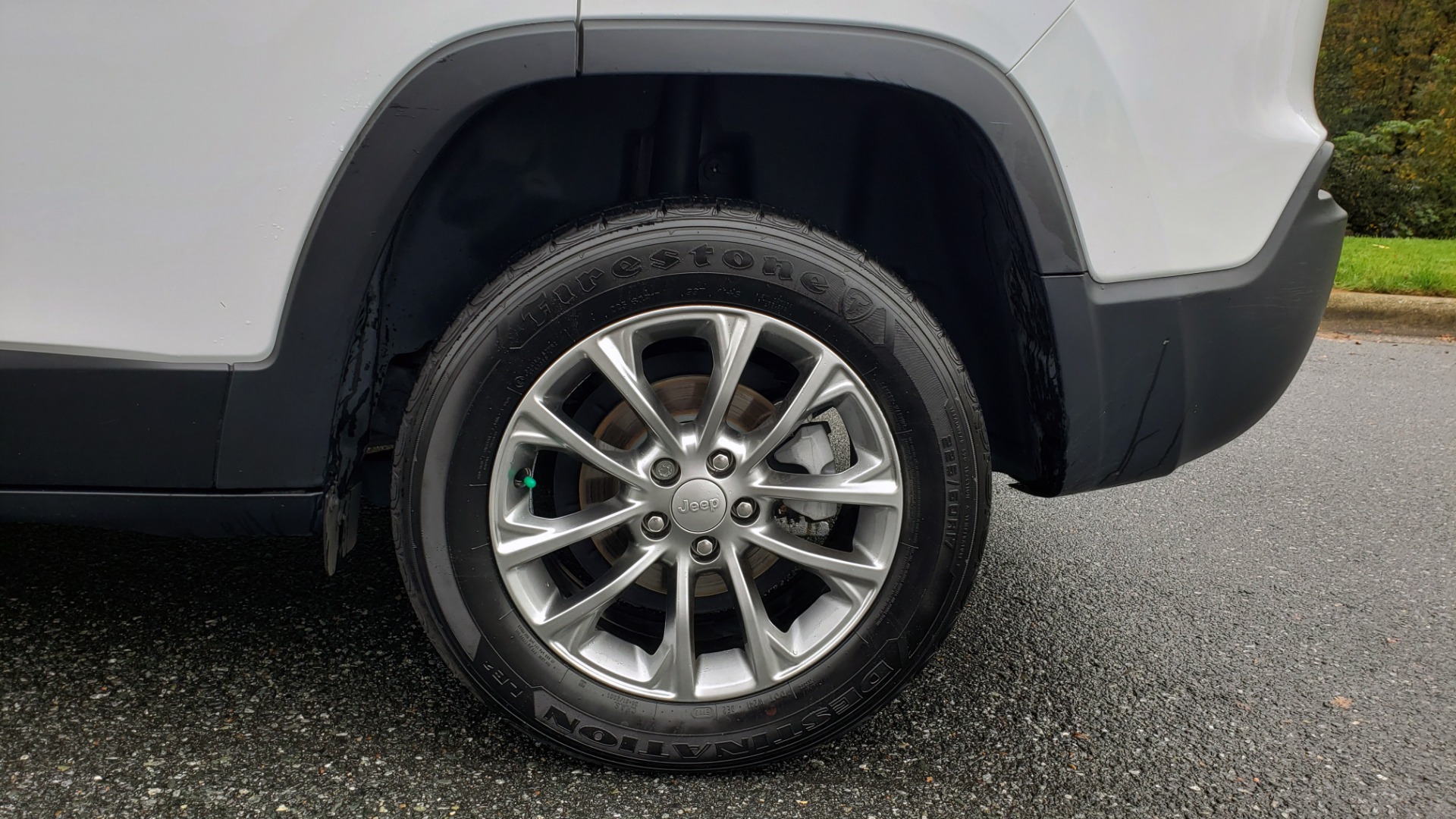 Used 2019 Jeep CHEROKEE LATITUDE PLUS FWD / CLD WTHR / HTD STS / BLIND SPOT / PRK ASST for sale Sold at Formula Imports in Charlotte NC 28227 79