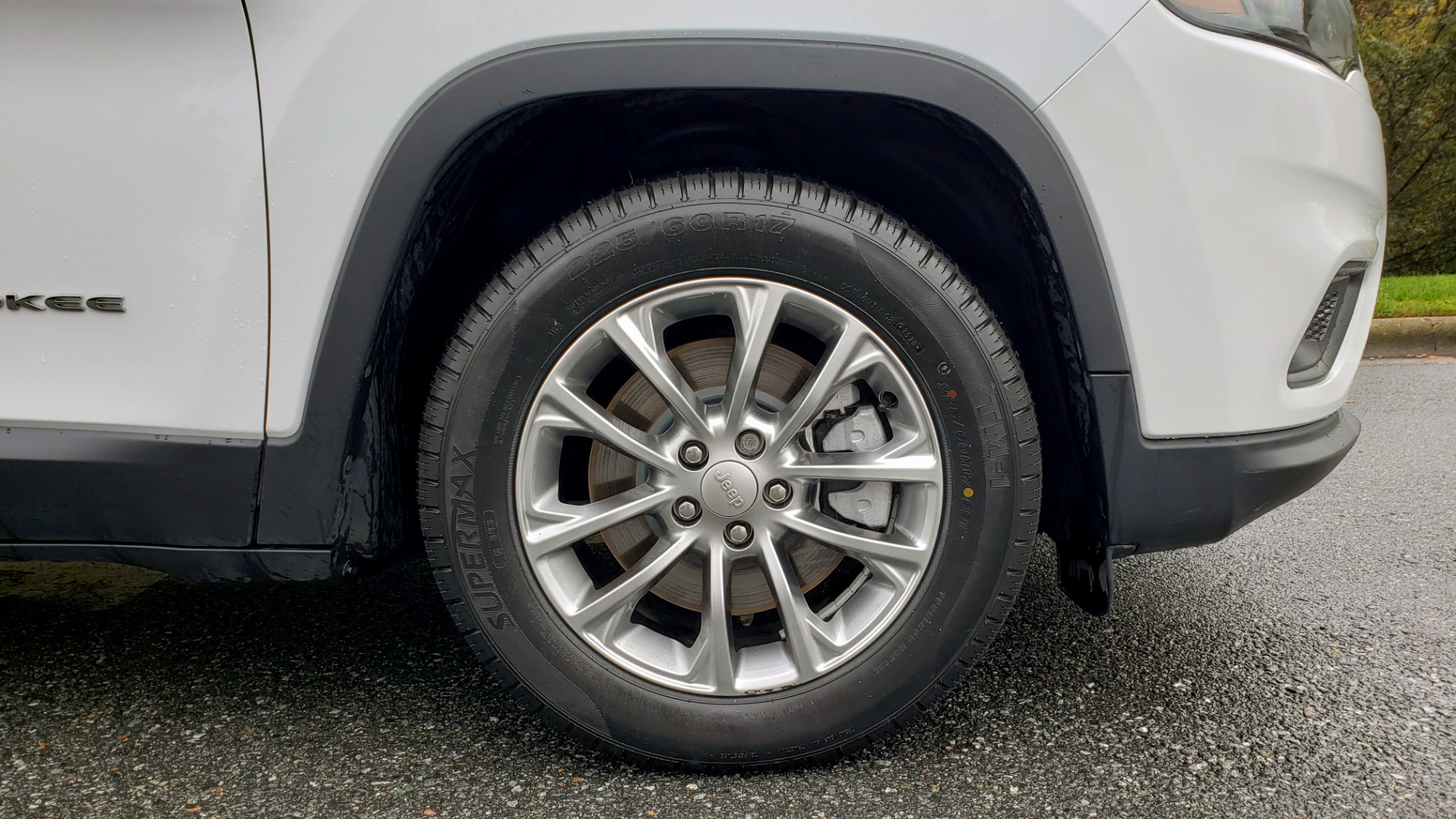 Used 2019 Jeep CHEROKEE LATITUDE PLUS FWD / CLD WTHR / HTD STS / BLIND SPOT / PRK ASST for sale Sold at Formula Imports in Charlotte NC 28227 81