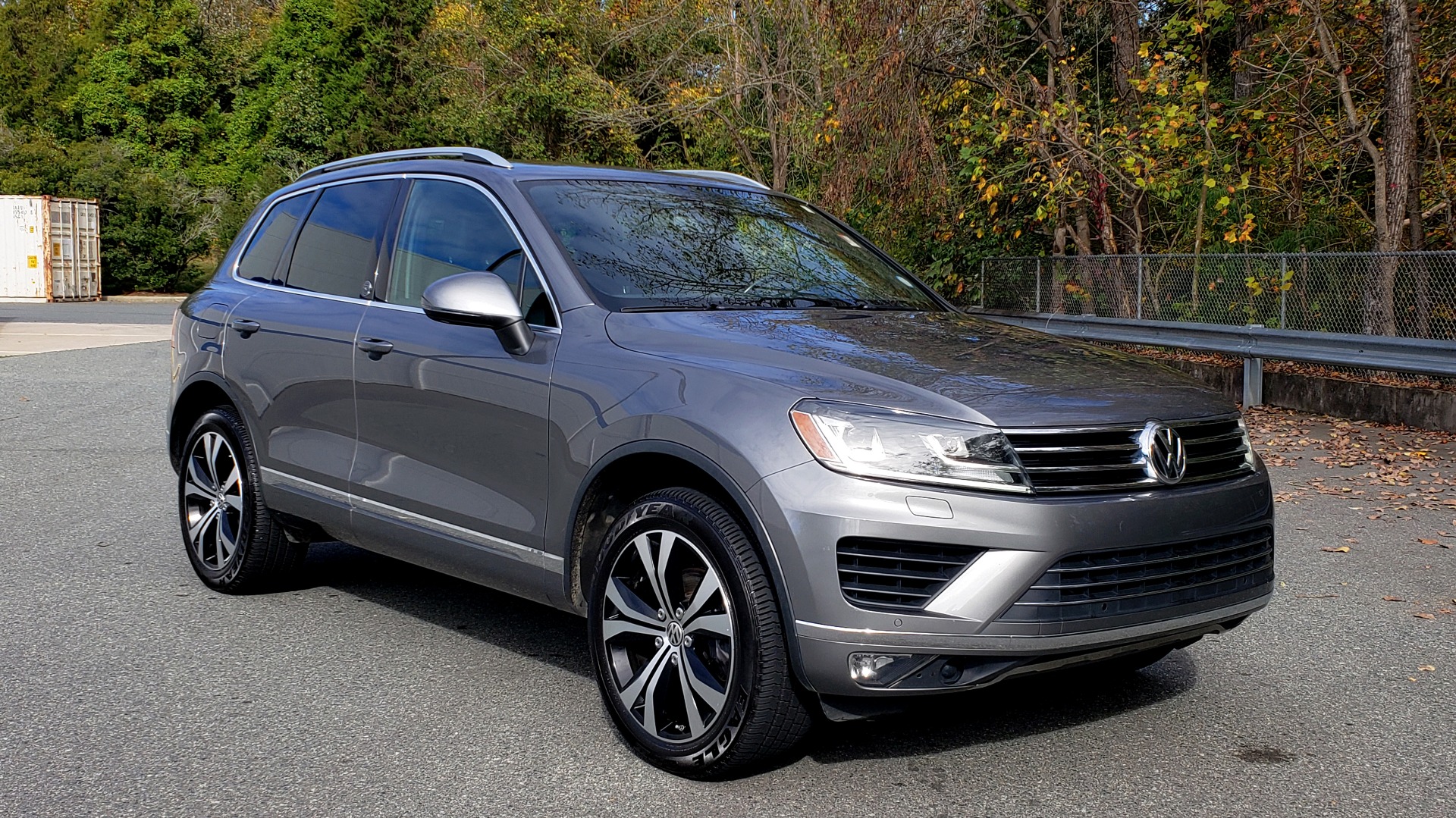 Used 2017 Volkswagen TOUAREG V6 WOLFSBURG EDITION / NAV / PANO-ROOF / ACC / REARVIEW for sale Sold at Formula Imports in Charlotte NC 28227 5