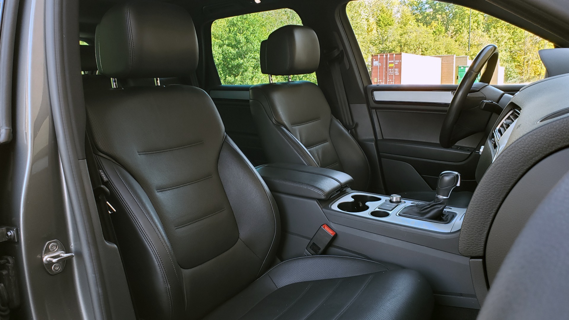 Used 2017 Volkswagen TOUAREG V6 WOLFSBURG EDITION / NAV / PANO-ROOF / ACC / REARVIEW for sale Sold at Formula Imports in Charlotte NC 28227 77