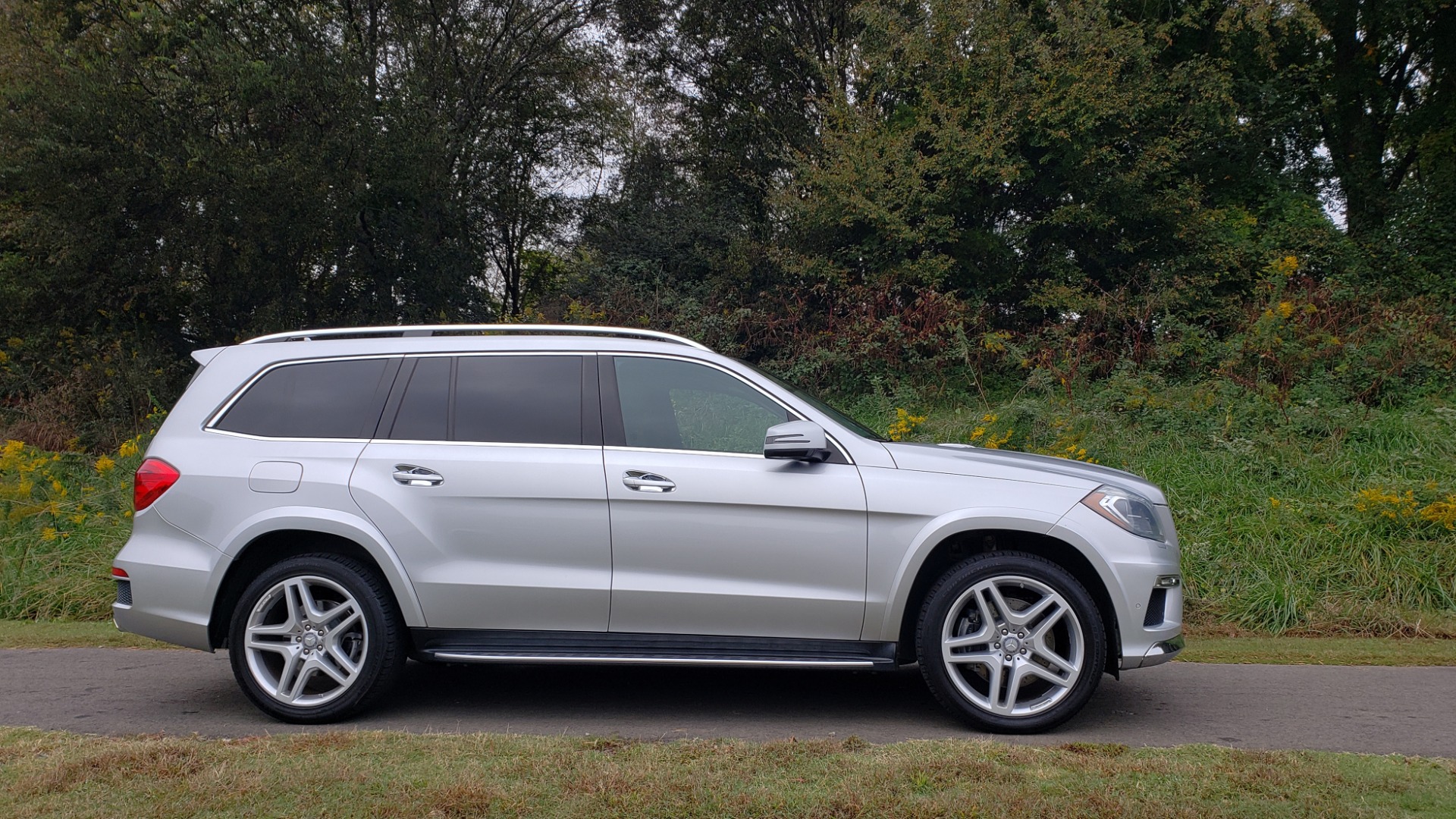 Used 2014 Mercedes-Benz GL-CLASS GL 550 4MATIC / DRVR ASST / NAV / PANO-ROOF / 3-ROWS for sale Sold at Formula Imports in Charlotte NC 28227 3