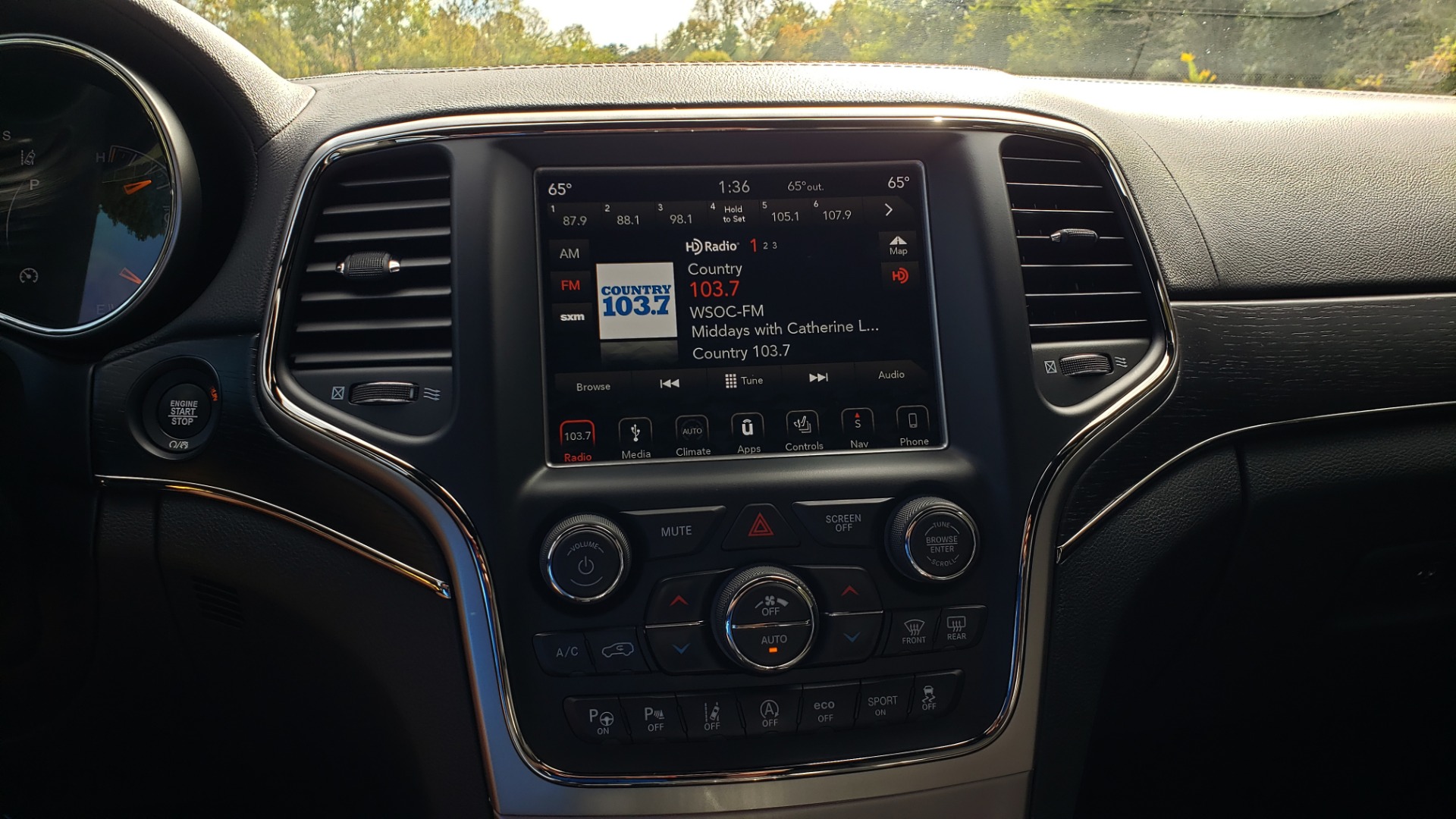 Used 2018 Jeep GRAND CHEROKEE HIGH ALTITUDE W/OVERLAND 4X4 / NAV / SUNROOF / REARVIEW for sale Sold at Formula Imports in Charlotte NC 28227 44