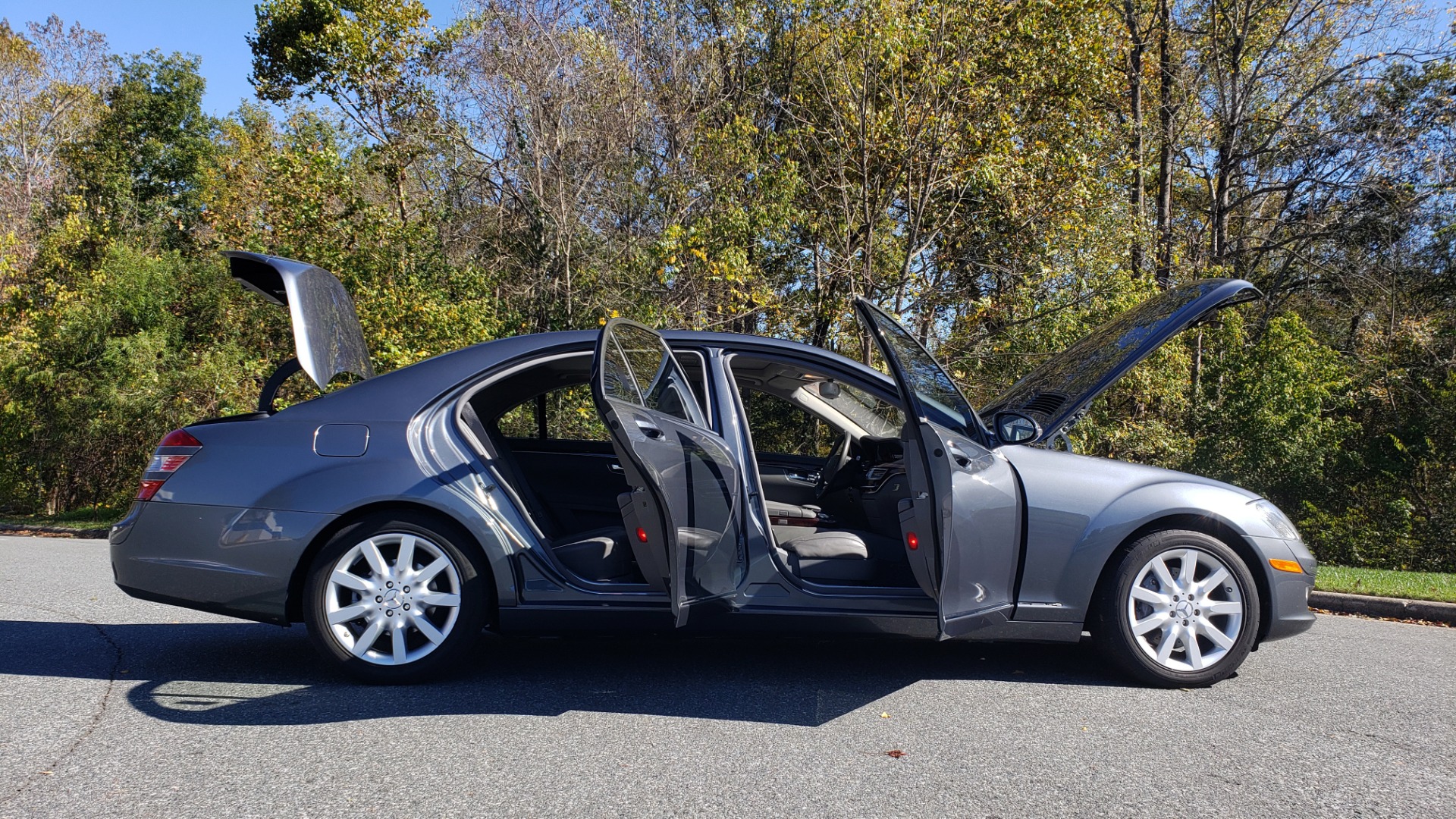 Used 2007 Mercedes-Benz S-CLASS S550 5.5L V8 / LWB / PREM 2 / NAV / SUNROOF / KEYLESS-GO for sale Sold at Formula Imports in Charlotte NC 28227 10
