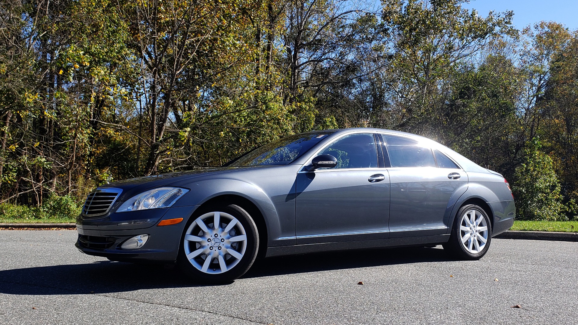 Used 2007 Mercedes-Benz S-CLASS S550 5.5L V8 / LWB / PREM 2 / NAV / SUNROOF / KEYLESS-GO for sale Sold at Formula Imports in Charlotte NC 28227 2