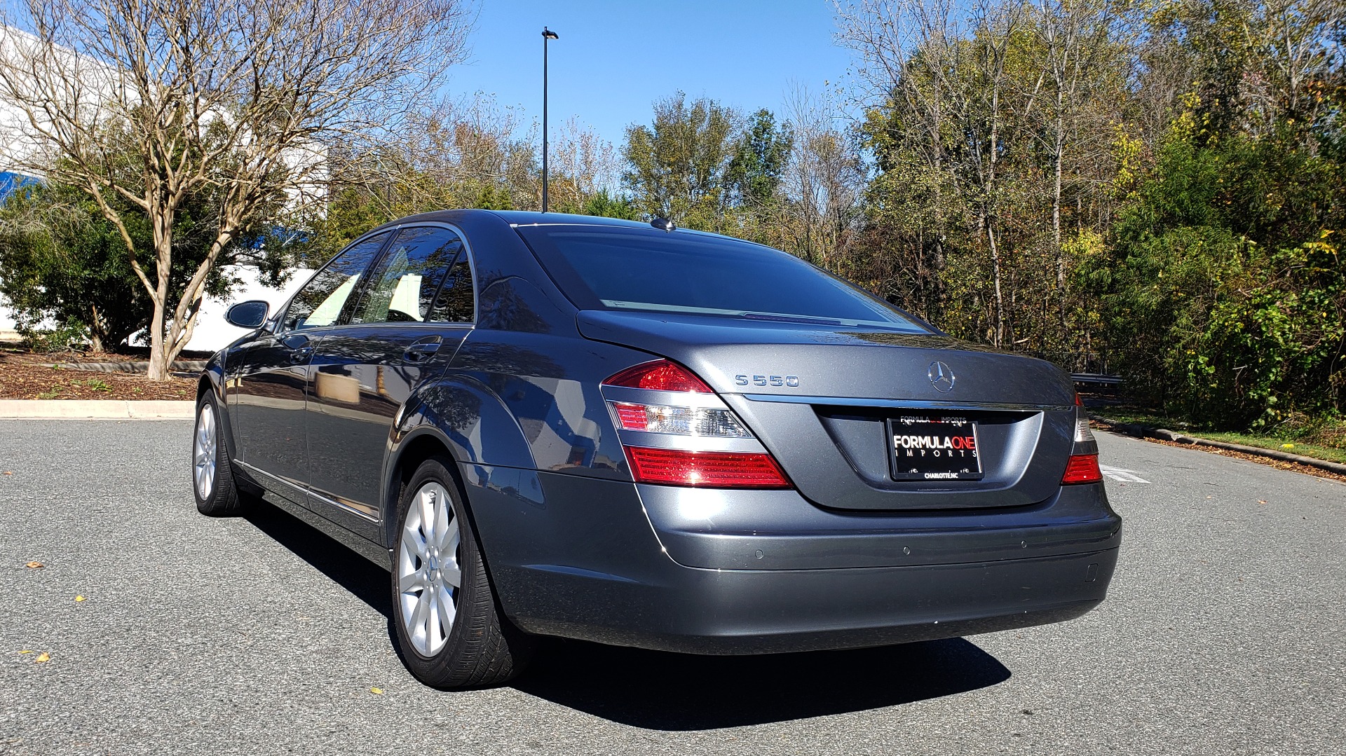 Used 2007 Mercedes-Benz S-CLASS S550 5.5L V8 / LWB / PREM 2 / NAV / SUNROOF / KEYLESS-GO for sale Sold at Formula Imports in Charlotte NC 28227 4