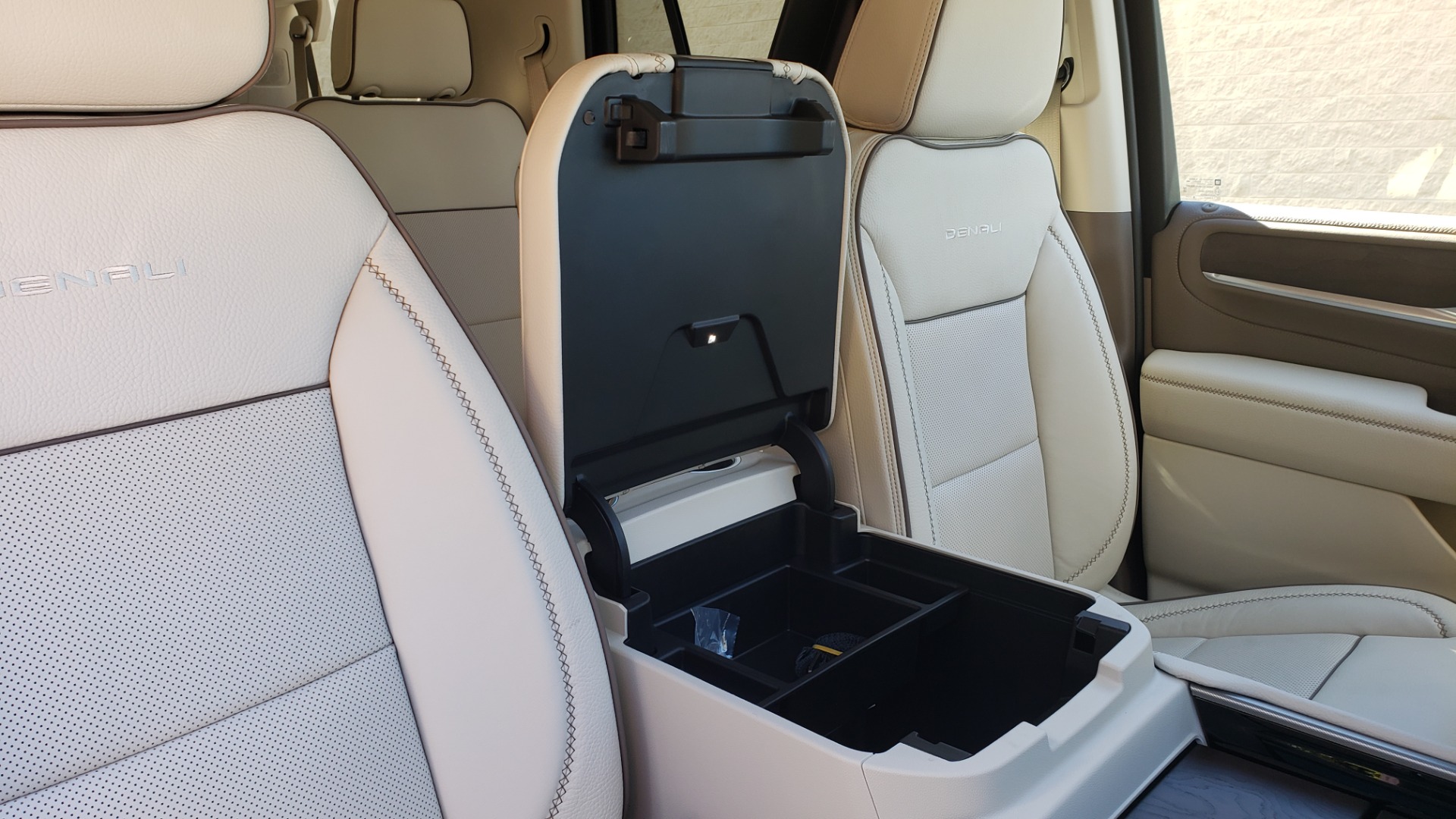 Used 2021 GMC YUKON DENALI PREMIUM 4WD / NAV / ADVANCED TECH / ENTERTAINMENT for sale Sold at Formula Imports in Charlotte NC 28227 107