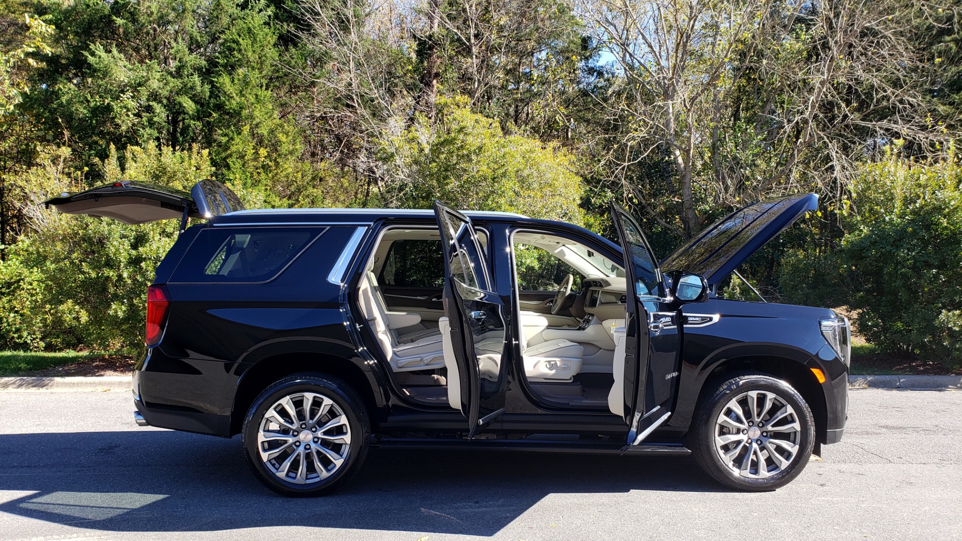 Used 2021 GMC YUKON DENALI PREMIUM 4WD / NAV / ADVANCED TECH / ENTERTAINMENT for sale Sold at Formula Imports in Charlotte NC 28227 13