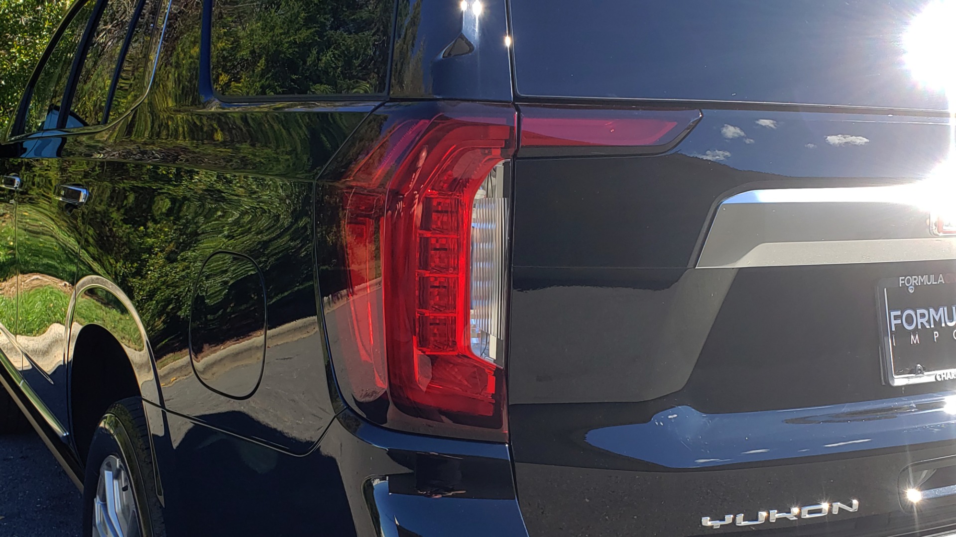 Used 2021 GMC YUKON DENALI PREMIUM 4WD / NAV / ADVANCED TECH / ENTERTAINMENT for sale Sold at Formula Imports in Charlotte NC 28227 32