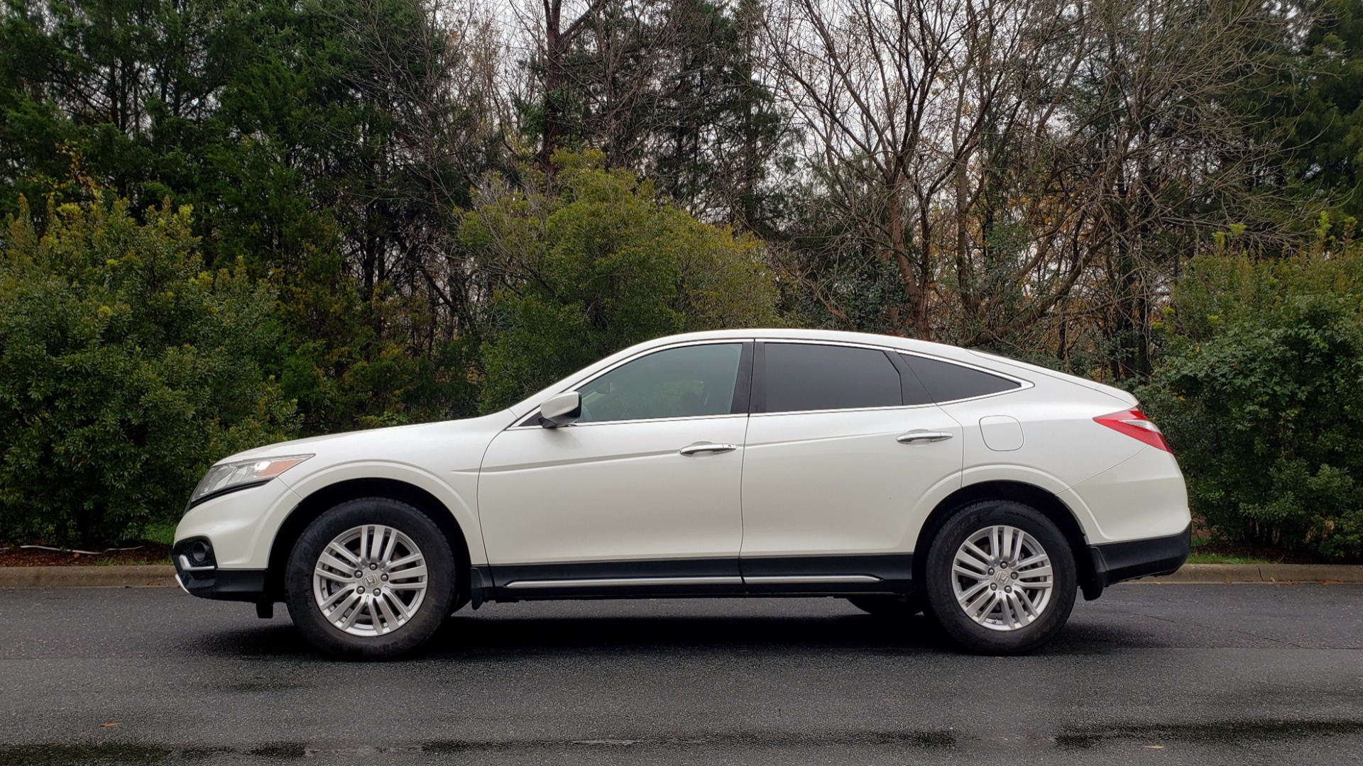 Used 2015 Honda CROSSTOUR EX-L 2WD / SUNROOF / REARVIEW / 17-IN ALLOY WHEELS for sale Sold at Formula Imports in Charlotte NC 28227 2