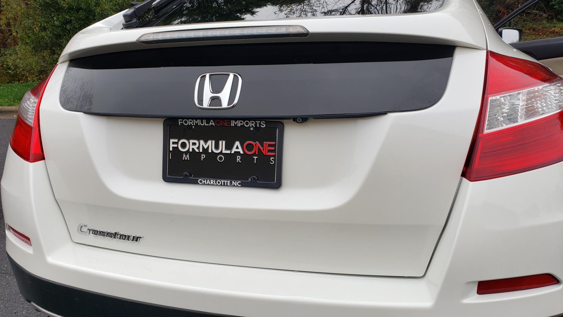 Used 2015 Honda CROSSTOUR EX-L 2WD / SUNROOF / REARVIEW / 17-IN ALLOY WHEELS for sale Sold at Formula Imports in Charlotte NC 28227 27