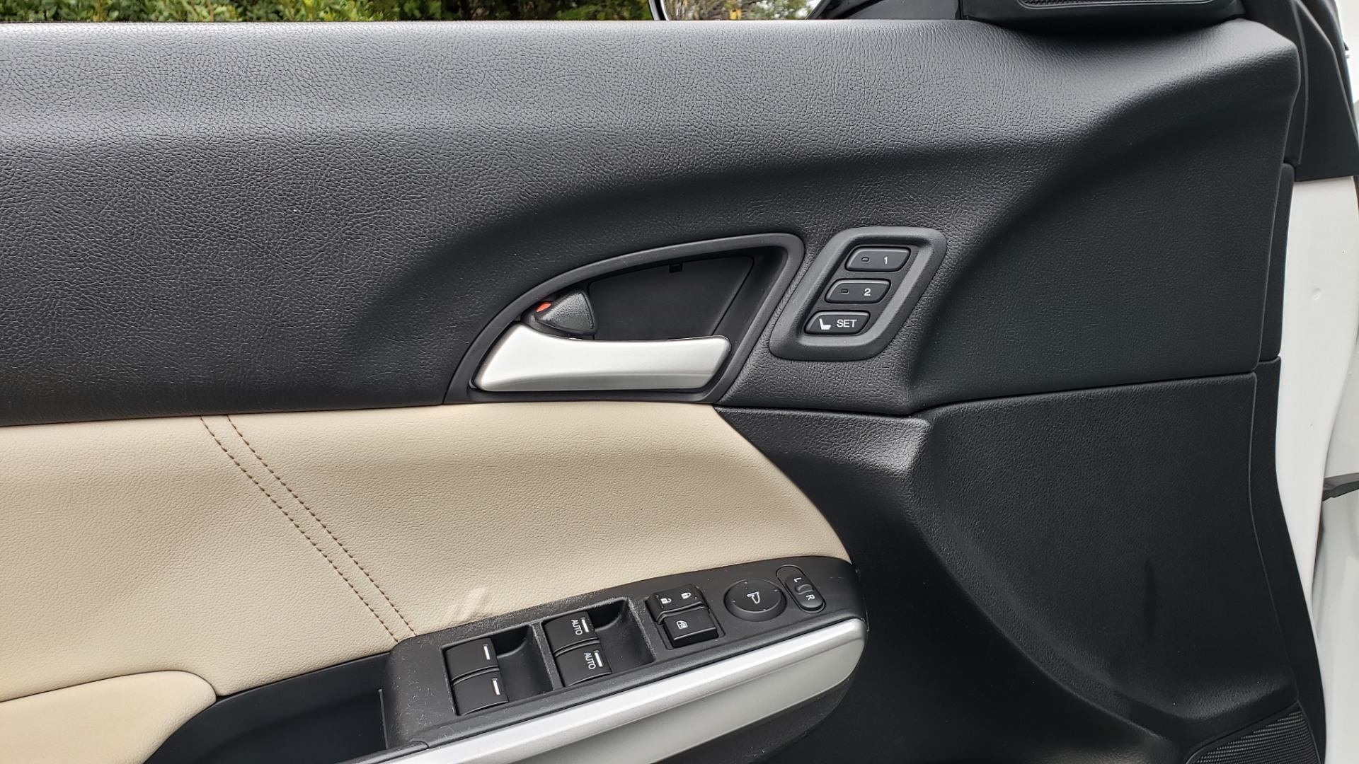 Used 2015 Honda CROSSTOUR EX-L 2WD / SUNROOF / REARVIEW / 17-IN ALLOY WHEELS for sale Sold at Formula Imports in Charlotte NC 28227 29