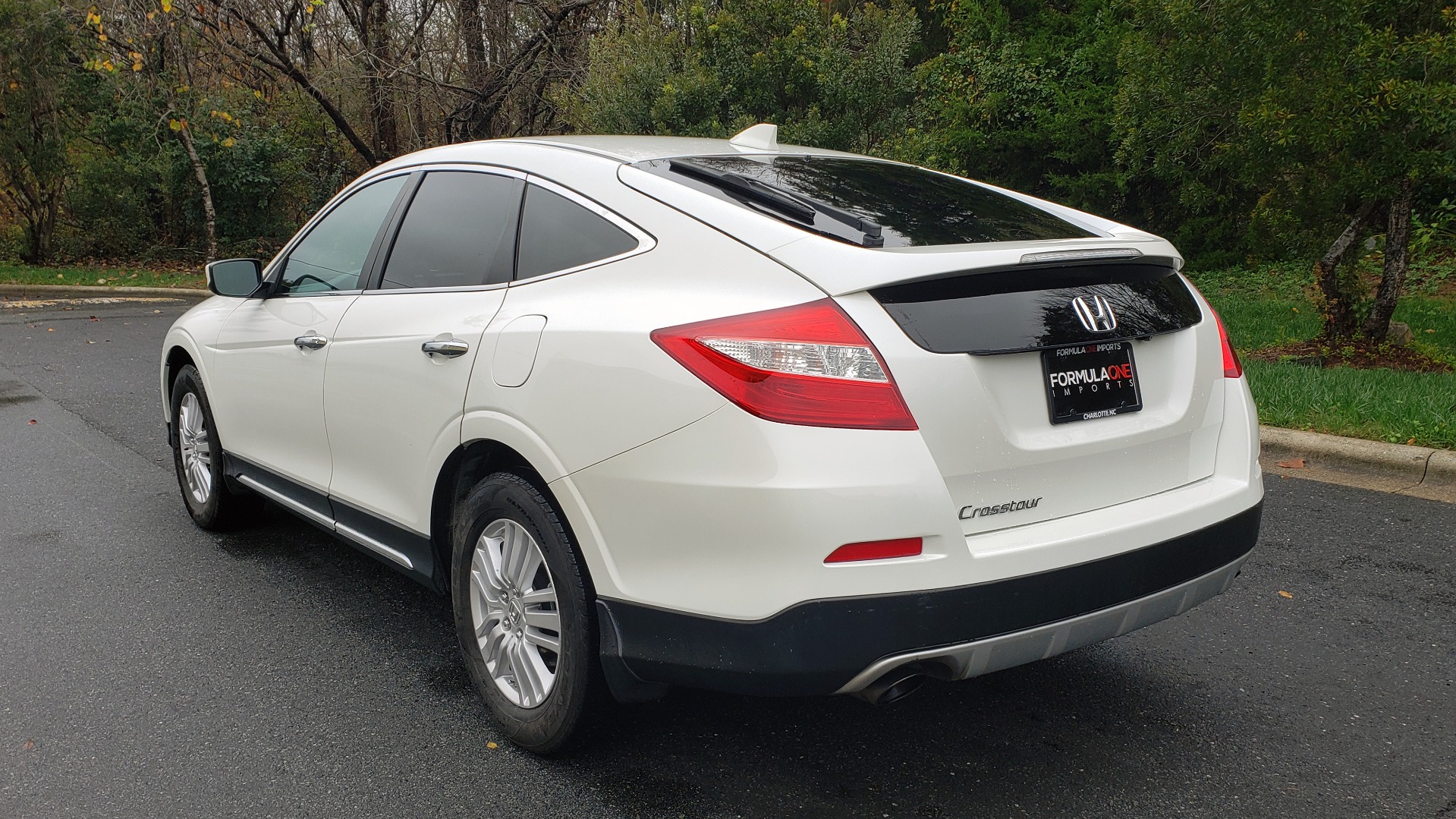 Used 2015 Honda CROSSTOUR EX-L 2WD / SUNROOF / REARVIEW / 17-IN ALLOY WHEELS for sale Sold at Formula Imports in Charlotte NC 28227 3