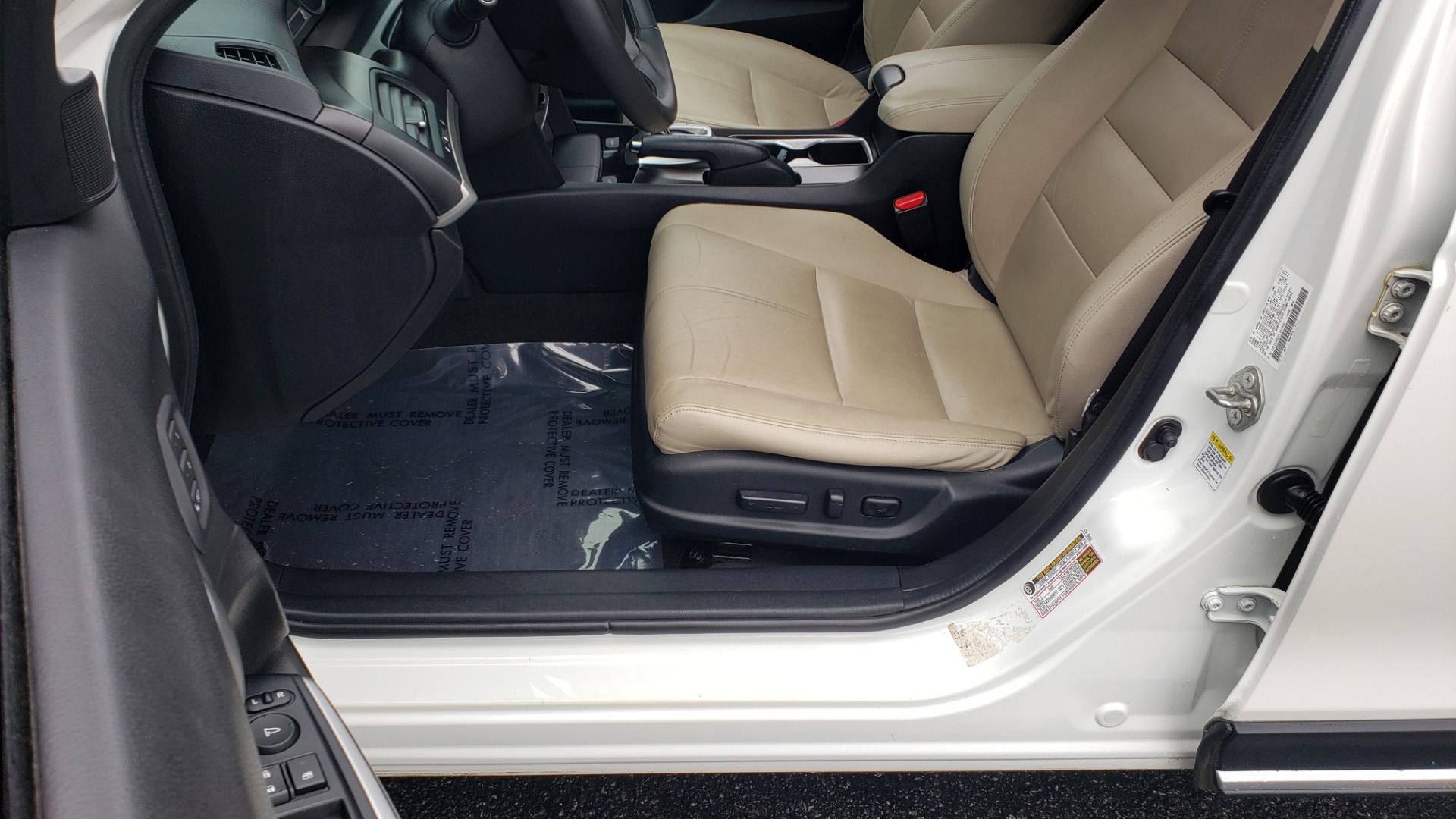 Used 2015 Honda CROSSTOUR EX-L 2WD / SUNROOF / REARVIEW / 17-IN ALLOY WHEELS for sale Sold at Formula Imports in Charlotte NC 28227 32