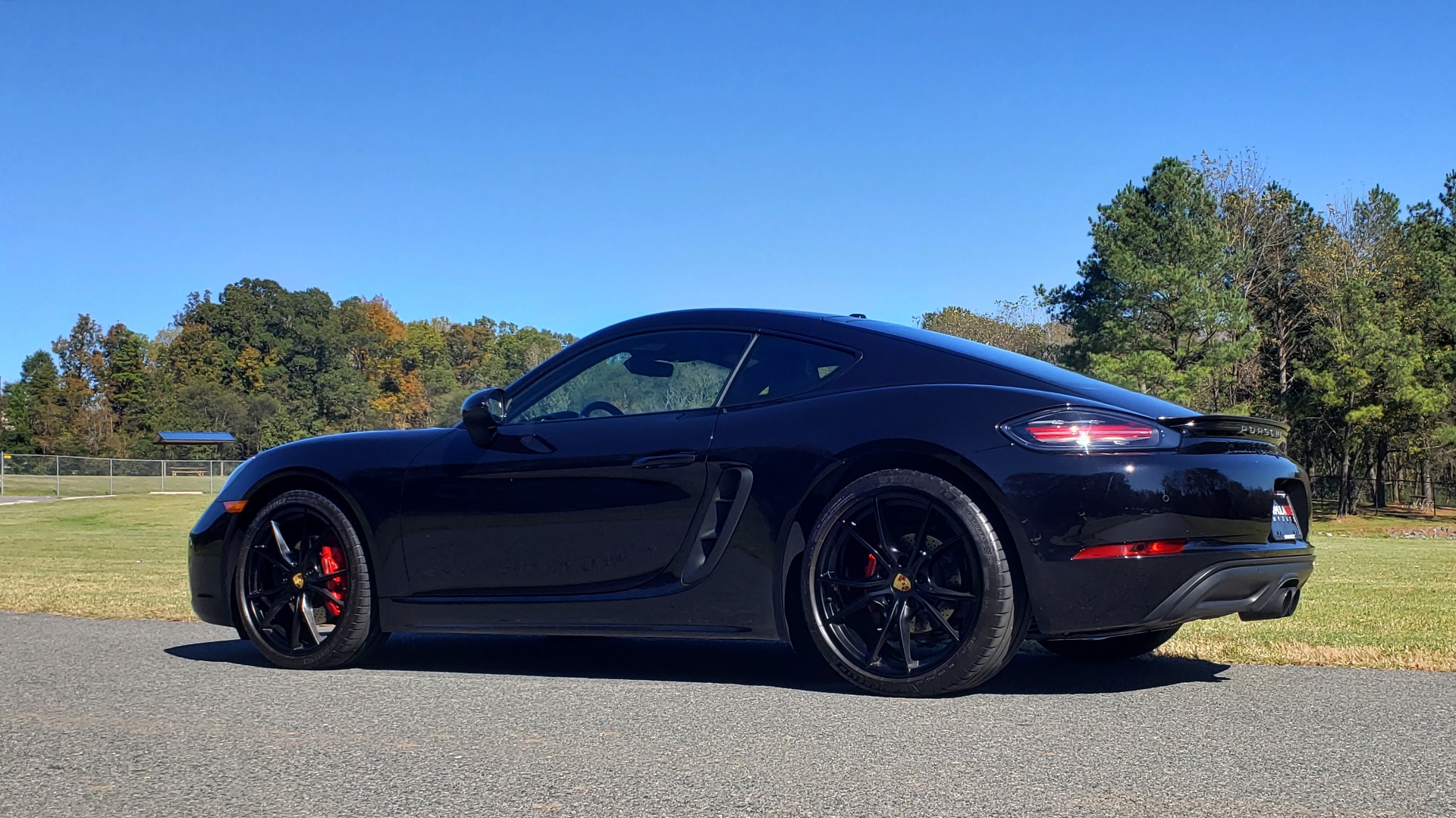 Used 2019 Porsche 718 CAYMAN S COUPE / PDK TRANS / LCA / BOSE / HTD STS / LIGHT DESIGN PKG for sale Sold at Formula Imports in Charlotte NC 28227 4