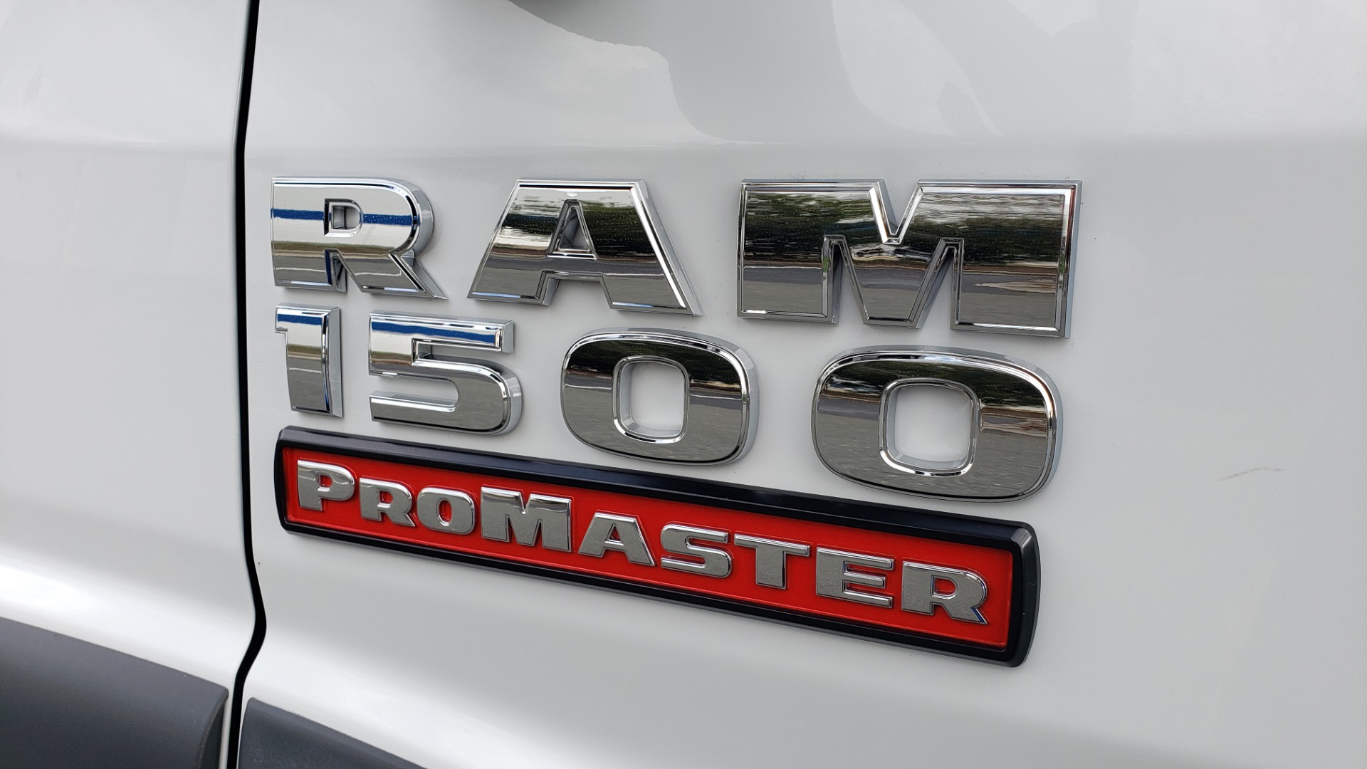 Used 2015 Ram PROMASTER CARGO VAN 136-INCH WB / LOW ROOF / LADDER RACK / INSIDE RACKS for sale Sold at Formula Imports in Charlotte NC 28227 10