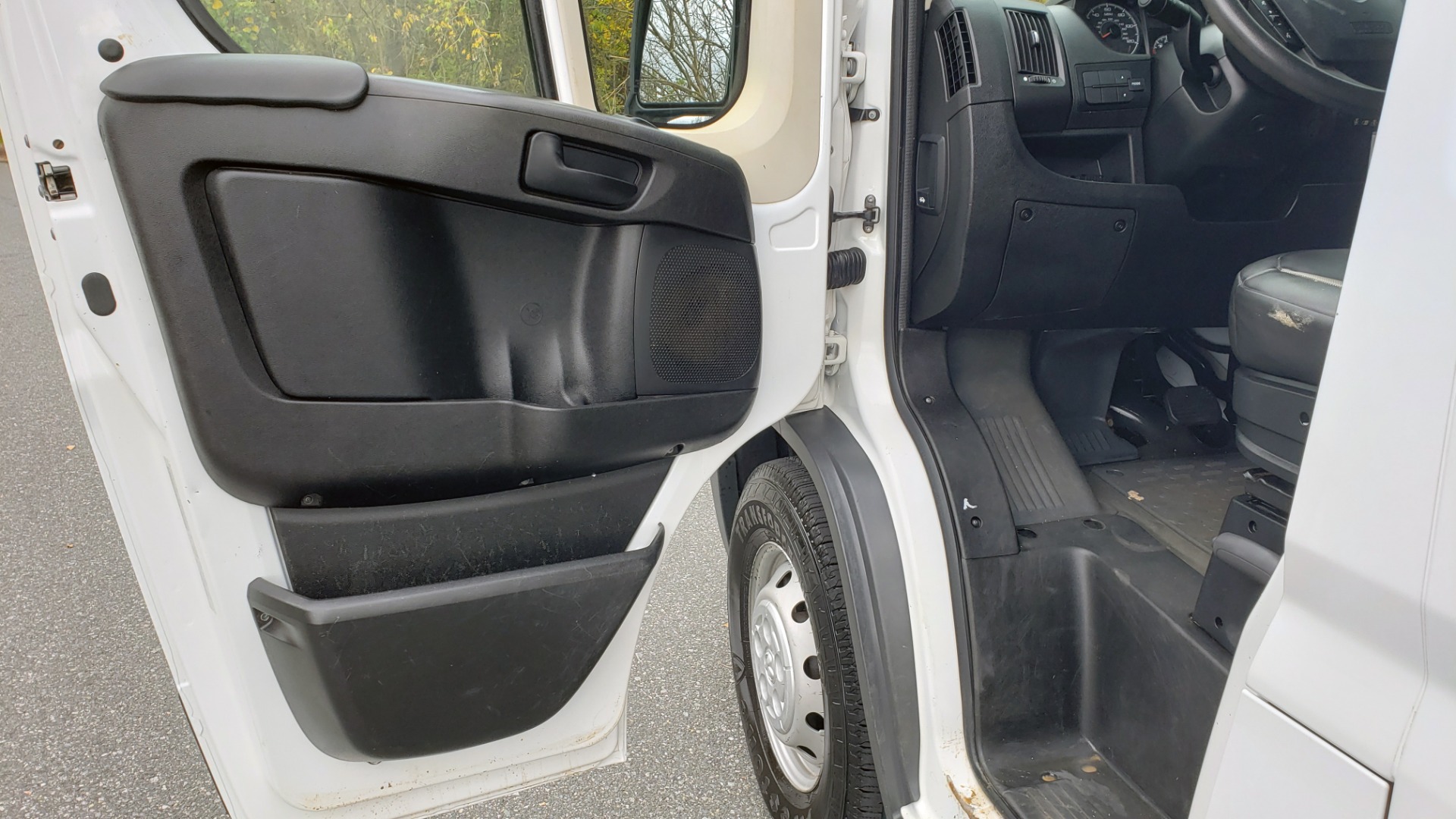 Used 2015 Ram PROMASTER CARGO VAN 136-INCH WB / LOW ROOF / LADDER RACK / INSIDE RACKS for sale Sold at Formula Imports in Charlotte NC 28227 30