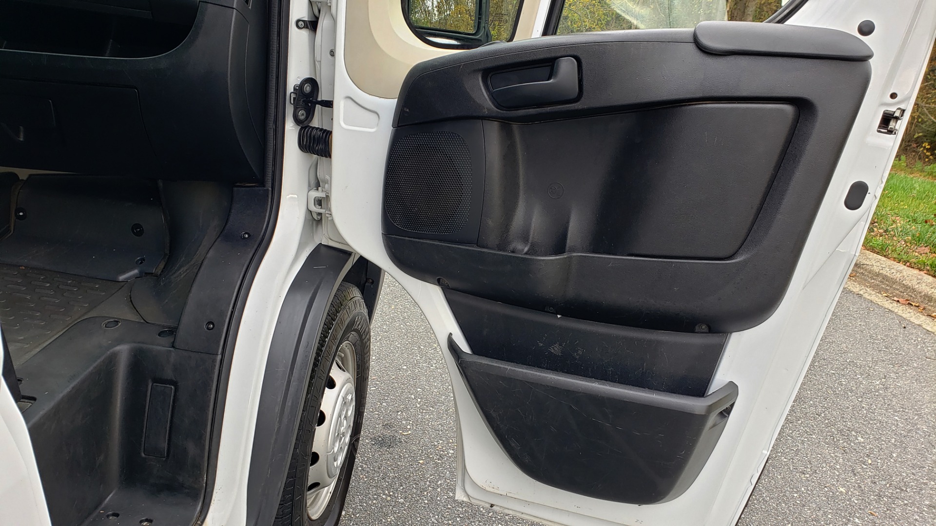Used 2015 Ram PROMASTER CARGO VAN 136-INCH WB / LOW ROOF / LADDER RACK / INSIDE RACKS for sale Sold at Formula Imports in Charlotte NC 28227 49