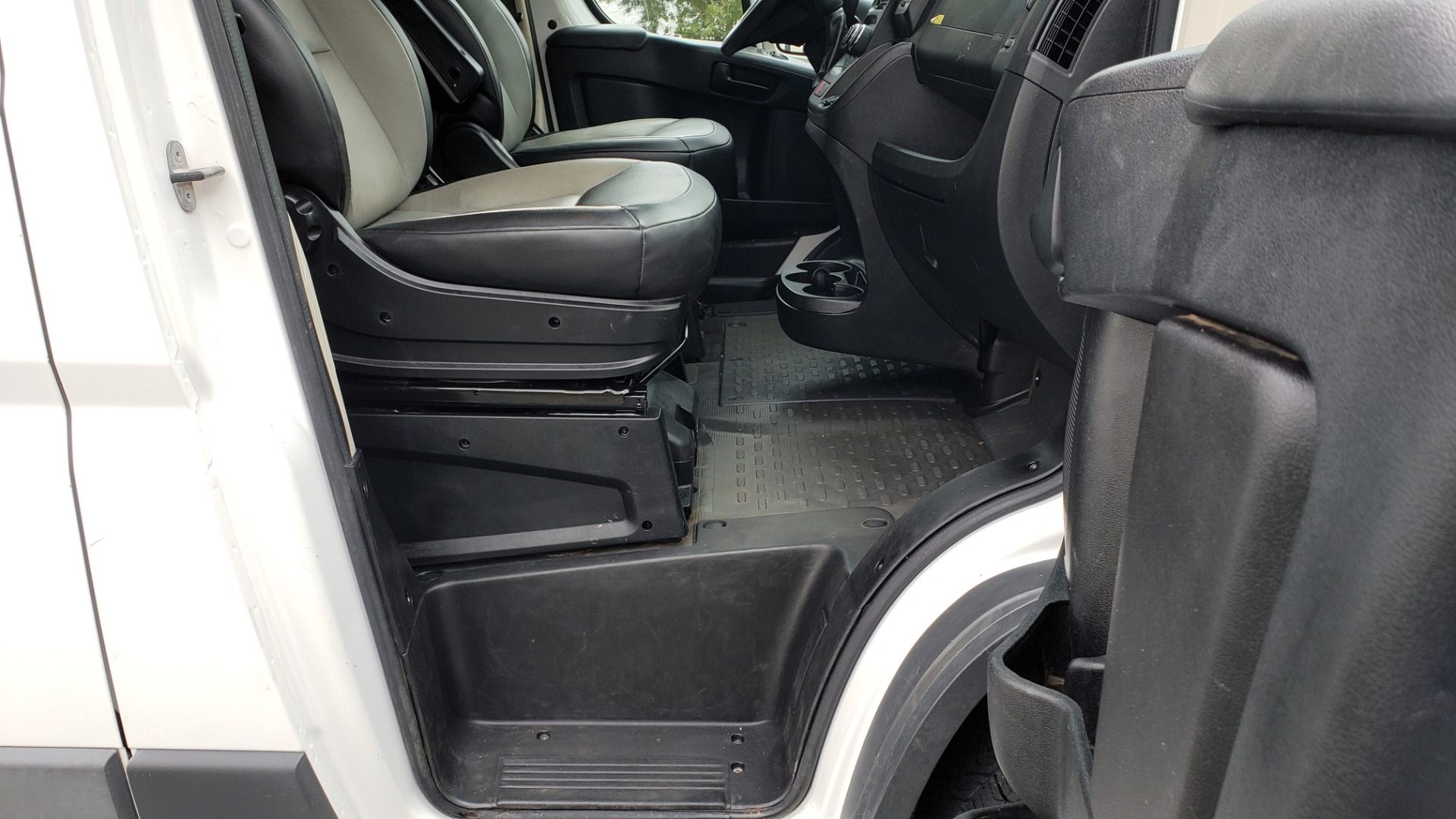 Used 2015 Ram PROMASTER CARGO VAN 136-INCH WB / LOW ROOF / LADDER RACK / INSIDE RACKS for sale Sold at Formula Imports in Charlotte NC 28227 51