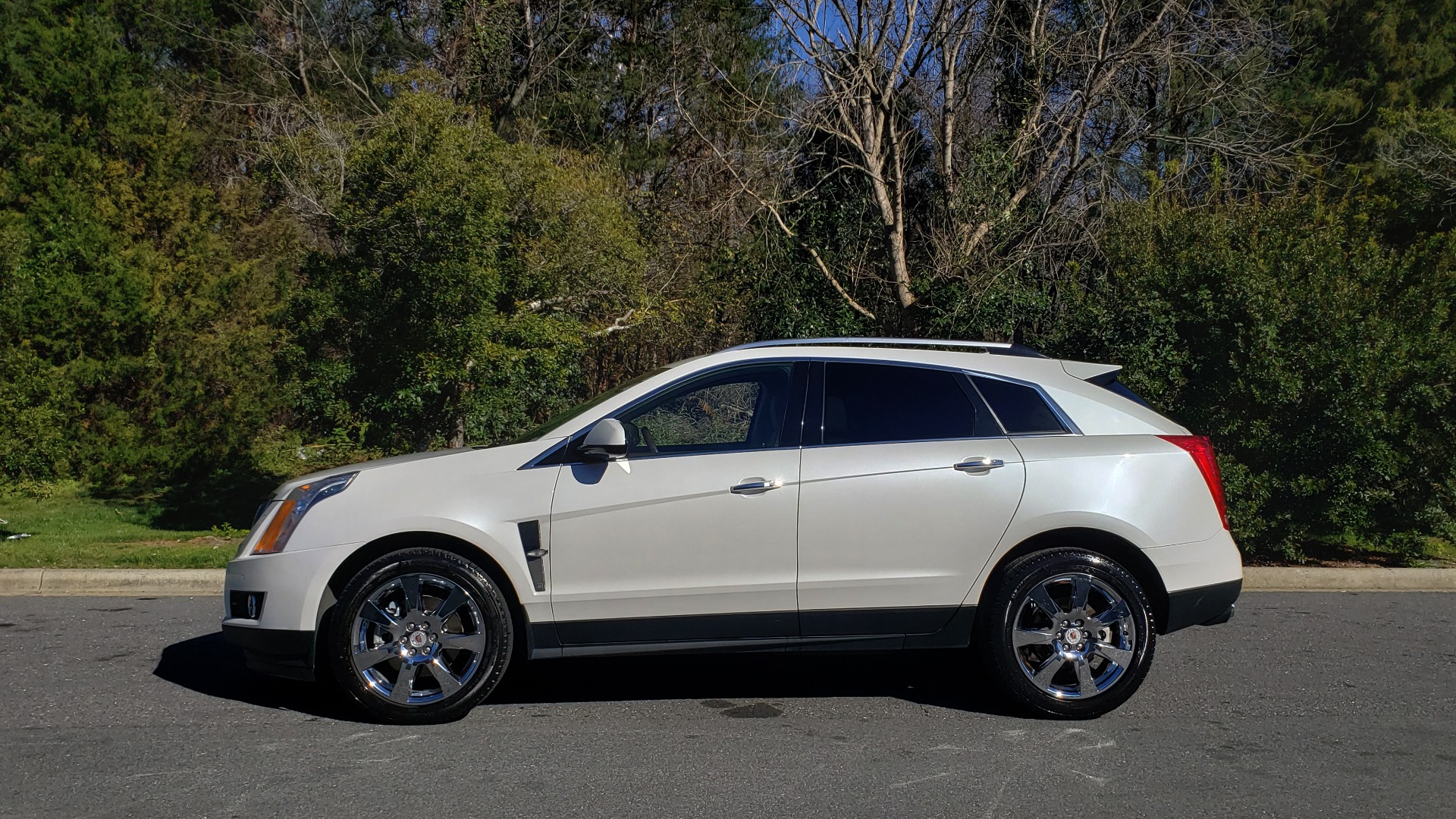 Used 2011 Cadillac SRX PERFORMANCE COLLECTION / ENT SYS / BOSE / REARVIEW for sale Sold at Formula Imports in Charlotte NC 28227 2