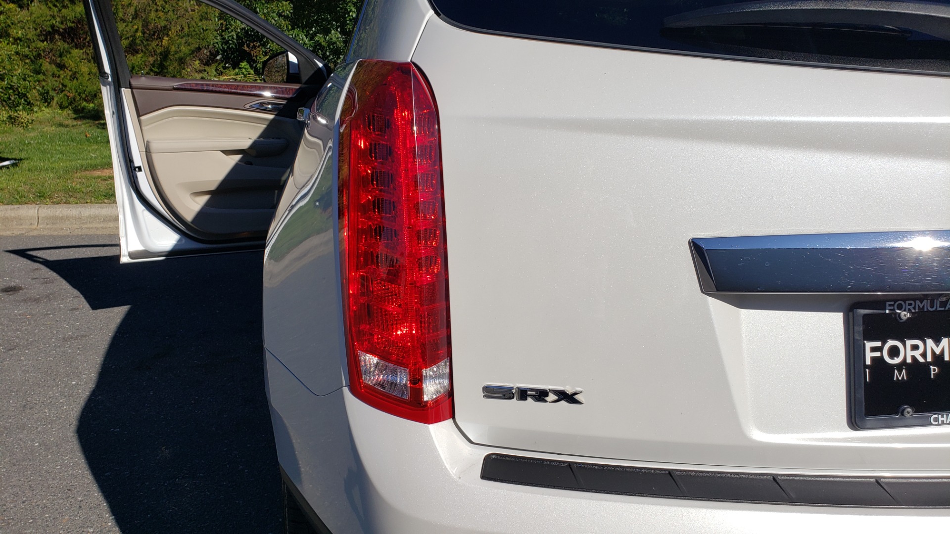 Used 2011 Cadillac SRX PERFORMANCE COLLECTION / ENT SYS / BOSE / REARVIEW for sale Sold at Formula Imports in Charlotte NC 28227 27