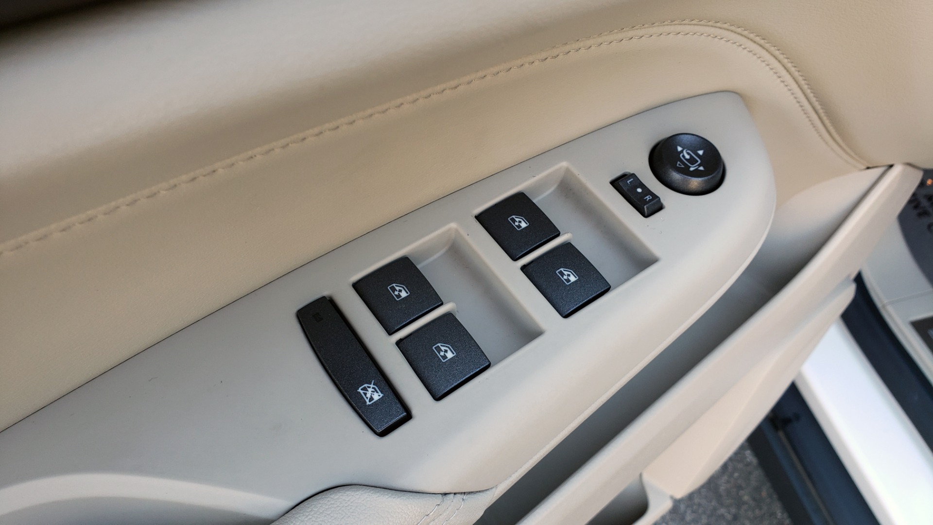Used 2011 Cadillac SRX PERFORMANCE COLLECTION / ENT SYS / BOSE / REARVIEW for sale Sold at Formula Imports in Charlotte NC 28227 31