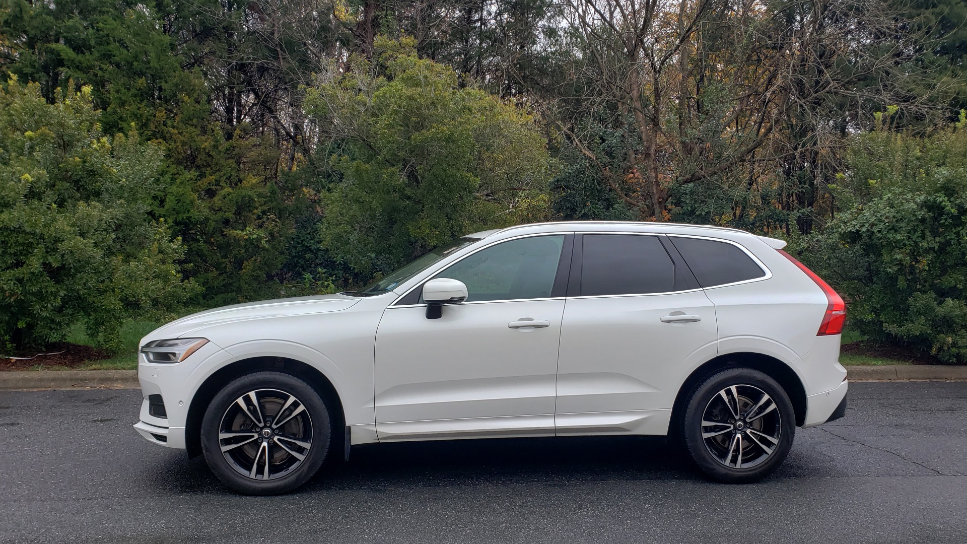 Used 2018 Volvo XC60 MOMENTUM AWD / NAV / SUNROOF / LKA / BLIS / PRK ASST for sale Sold at Formula Imports in Charlotte NC 28227 2