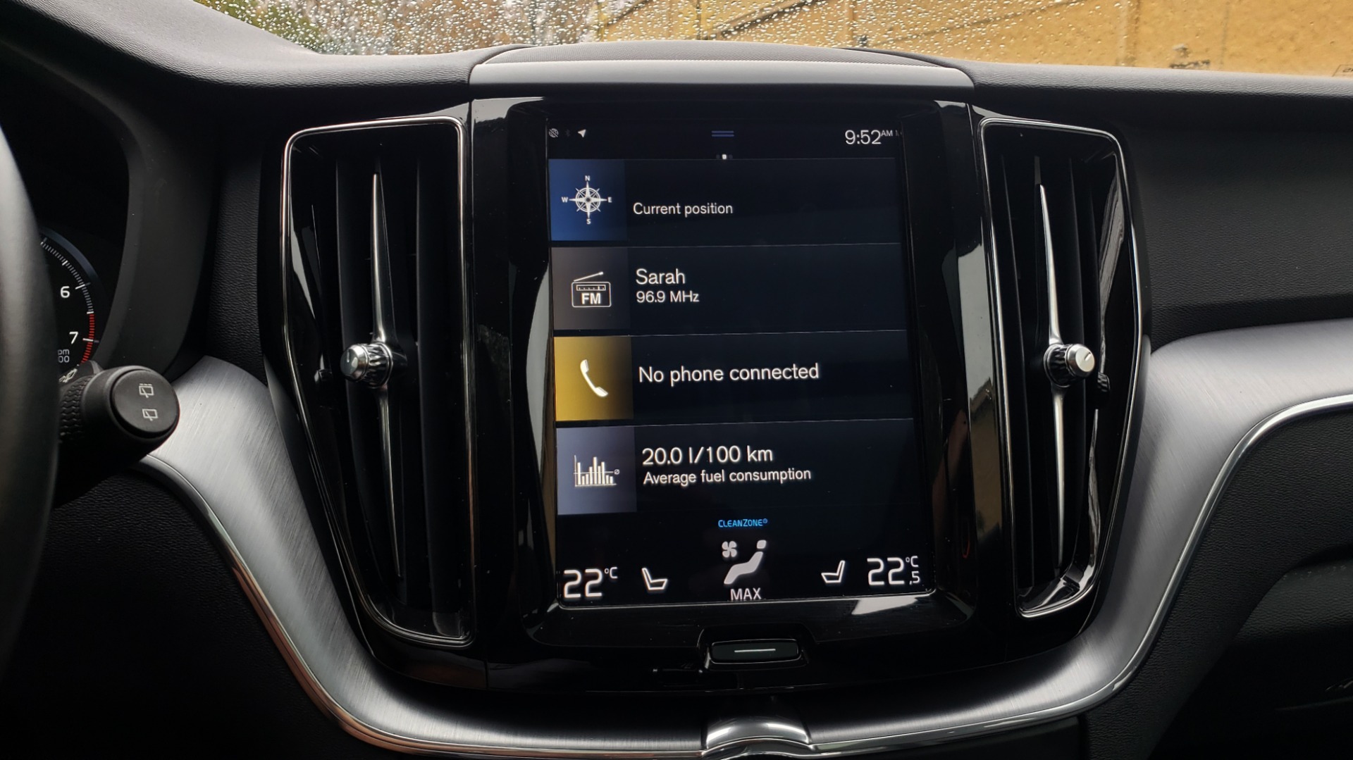Used 2018 Volvo XC60 MOMENTUM AWD / NAV / SUNROOF / LKA / BLIS / PRK ASST for sale Sold at Formula Imports in Charlotte NC 28227 25