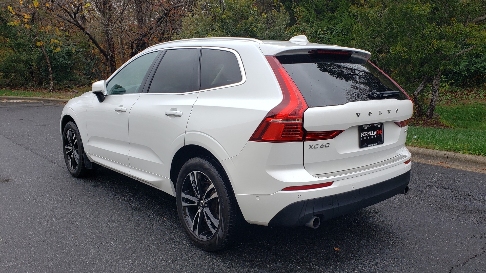 Used 2018 Volvo XC60 MOMENTUM AWD / NAV / SUNROOF / LKA / BLIS / PRK ASST for sale Sold at Formula Imports in Charlotte NC 28227 3