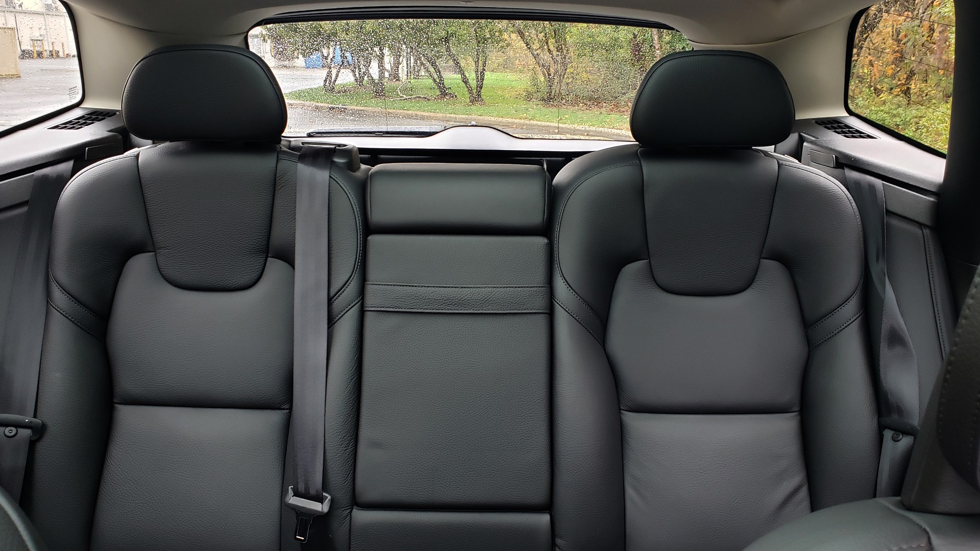Used 2018 Volvo XC60 MOMENTUM AWD / NAV / SUNROOF / LKA / BLIS / PRK ASST for sale Sold at Formula Imports in Charlotte NC 28227 37