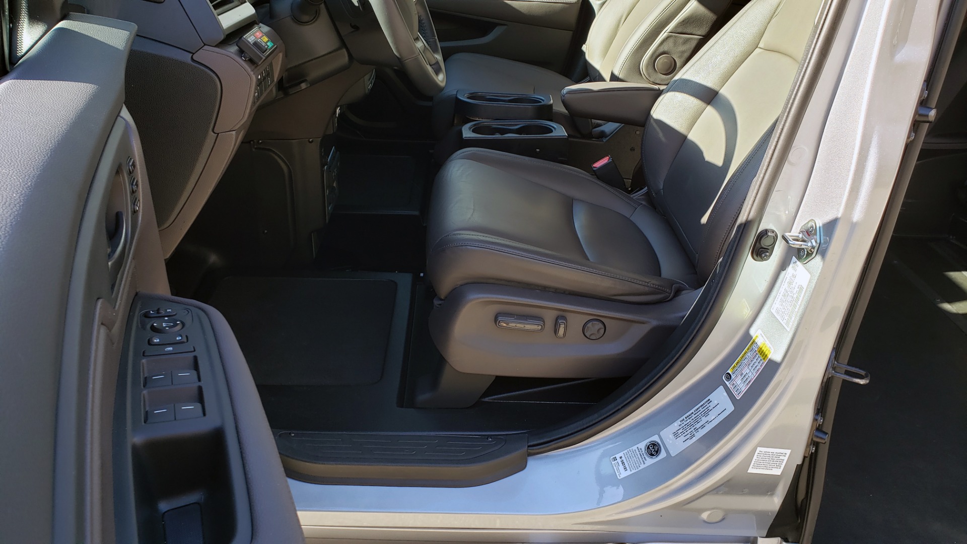 Used 2019 Honda ODYSSEY EX-L BRAUNABILITY / NAV / RES / LKA / BLUE-RAY / SUNROOF / REARVIEW for sale Sold at Formula Imports in Charlotte NC 28227 13