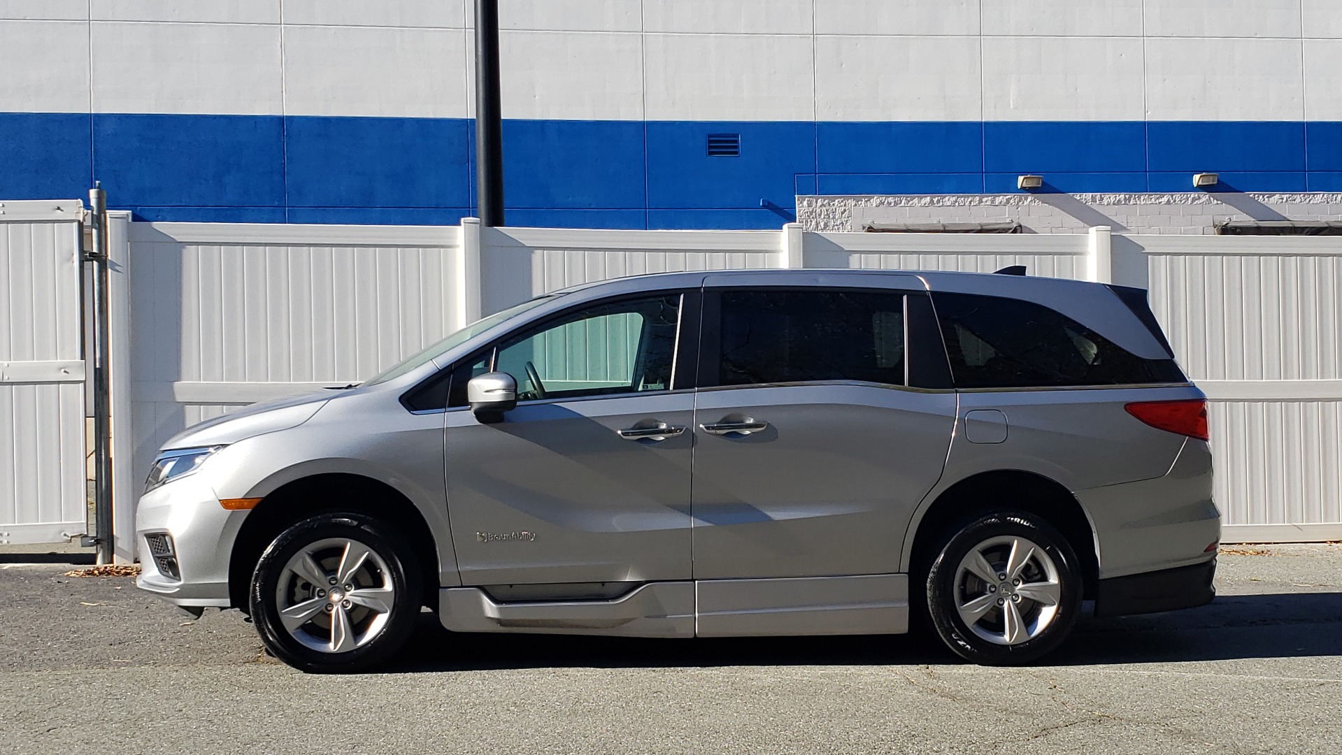 Used 2019 Honda ODYSSEY EX-L BRAUNABILITY / NAV / RES / LKA / BLUE-RAY / SUNROOF / REARVIEW for sale Sold at Formula Imports in Charlotte NC 28227 2