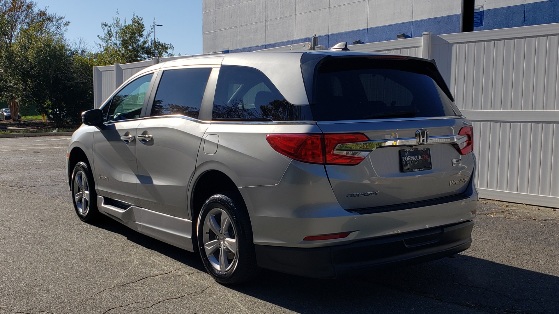 Used 2019 Honda ODYSSEY EX-L BRAUNABILITY / NAV / RES / LKA / BLUE-RAY / SUNROOF / REARVIEW for sale Sold at Formula Imports in Charlotte NC 28227 3