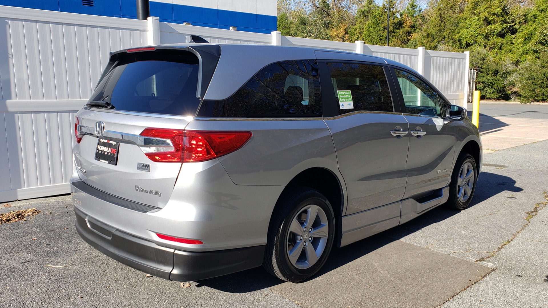 Used 2019 Honda ODYSSEY EX-L BRAUNABILITY / NAV / RES / LKA / BLUE-RAY / SUNROOF / REARVIEW for sale Sold at Formula Imports in Charlotte NC 28227 6