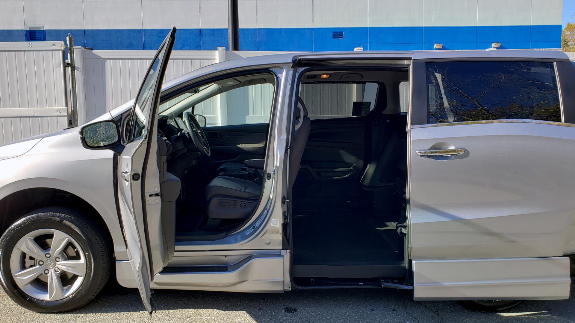 Used 2019 Honda ODYSSEY EX-L BRAUNABILITY / NAV / RES / LKA / BLUE-RAY / SUNROOF / REARVIEW for sale Sold at Formula Imports in Charlotte NC 28227 9