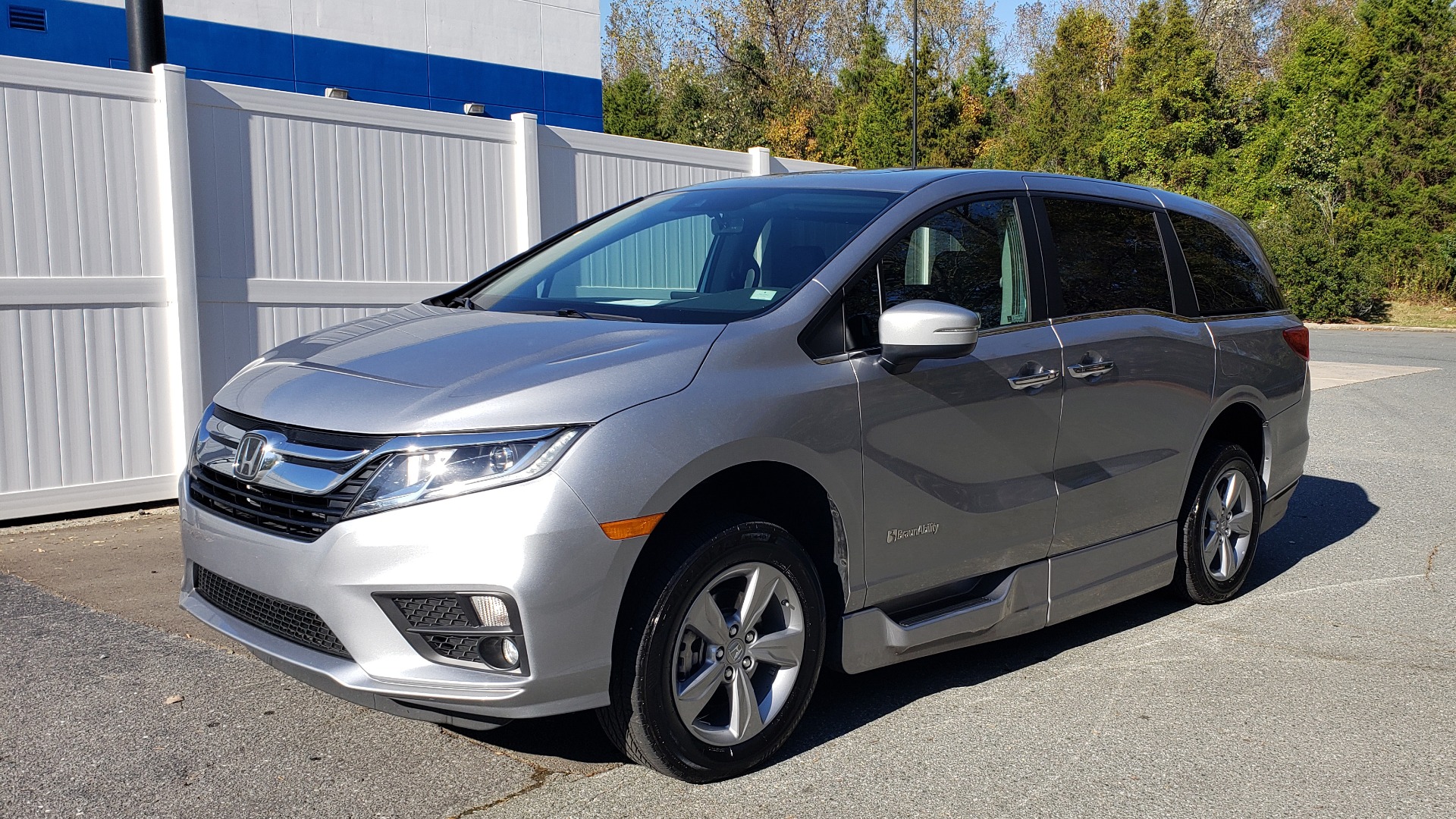 Used 2019 Honda ODYSSEY EX-L BRAUNABILITY / NAV / RES / LKA / BLUE-RAY / SUNROOF / REARVIEW for sale Sold at Formula Imports in Charlotte NC 28227 1