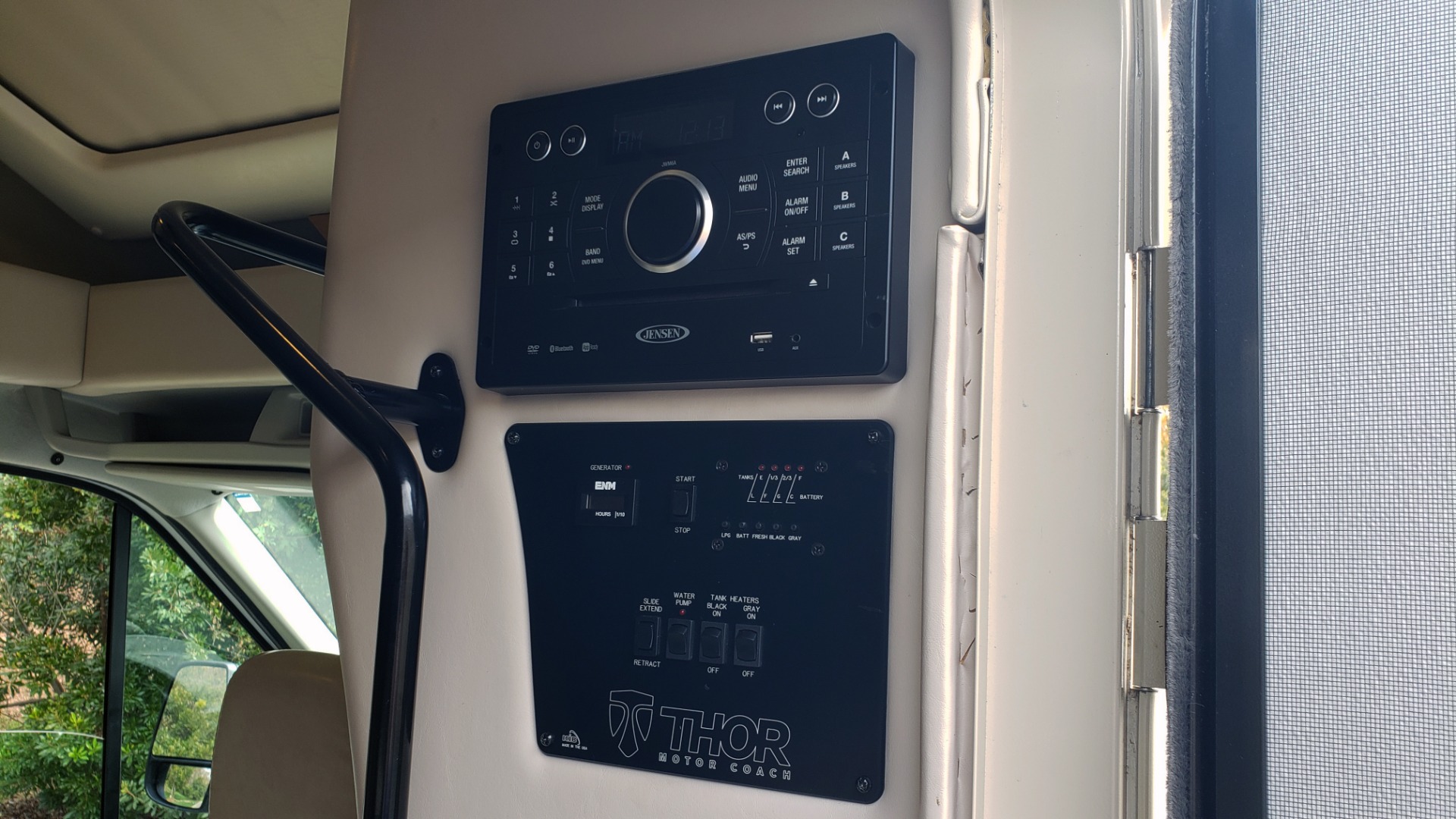 Used 2017 Ford TRANSIT 350 DRW THOR MOTOR COACH / 23TB RV / HEAD / SHOWER / KITCHEN for sale $68,995 at Formula Imports in Charlotte NC 28227 22
