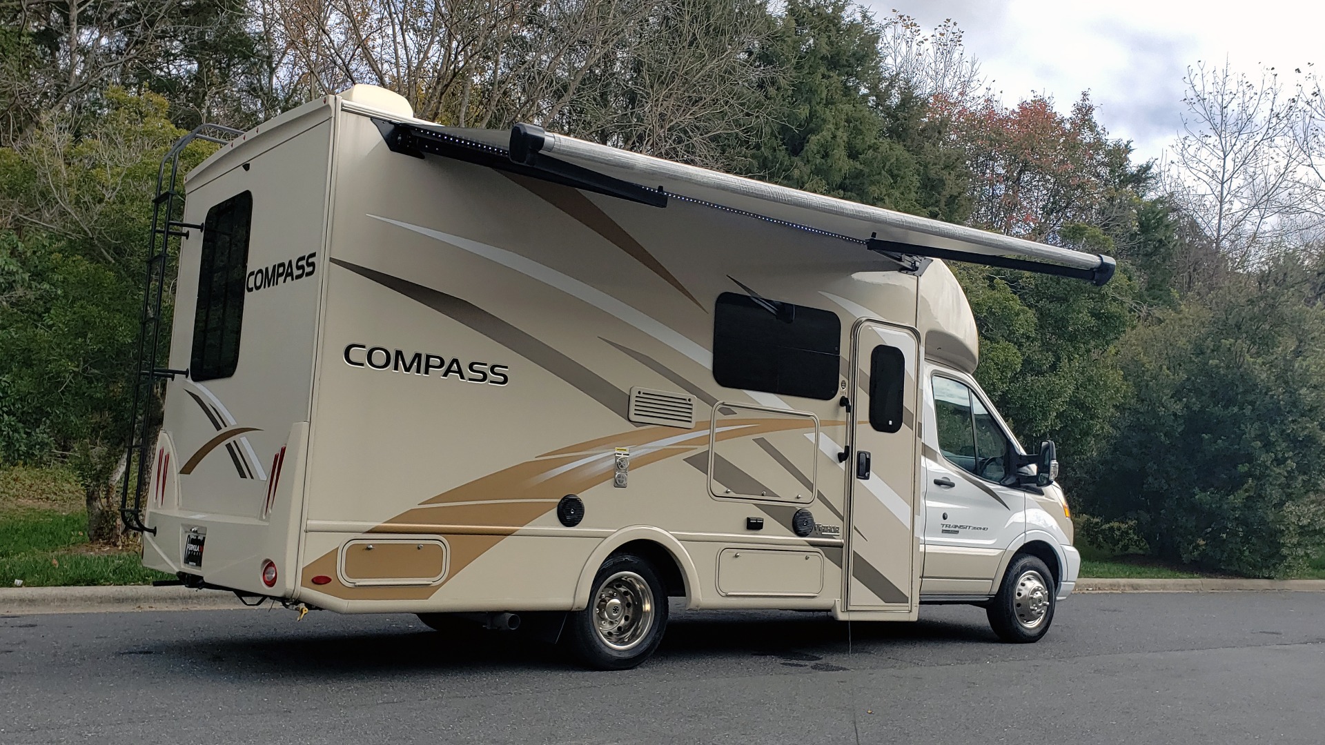 Used 2017 Ford Transit Cutaway 350 HD for sale Sold at Formula Imports in Charlotte NC 28227 4