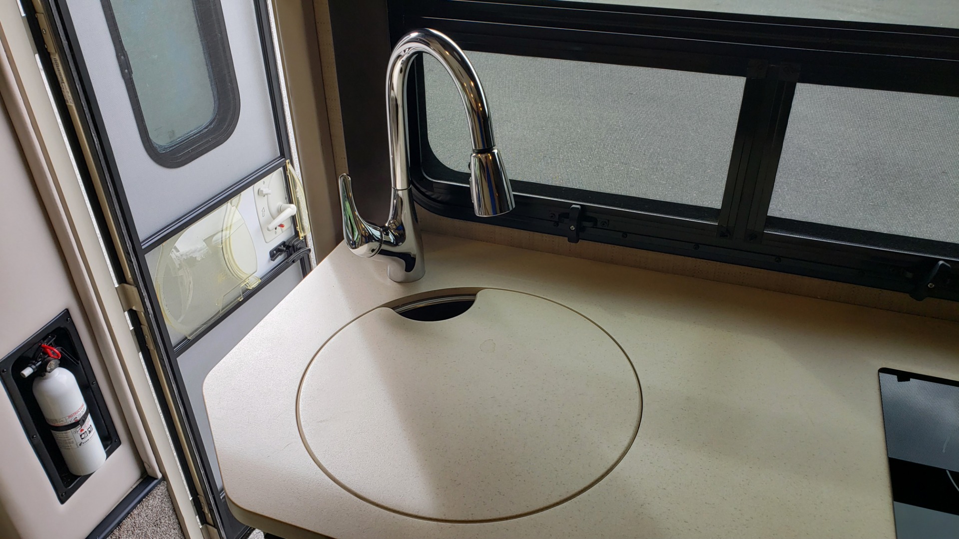 Used 2017 Ford TRANSIT 350 DRW THOR MOTOR COACH / 23TB RV / HEAD / SHOWER / KITCHEN for sale $68,995 at Formula Imports in Charlotte NC 28227 41