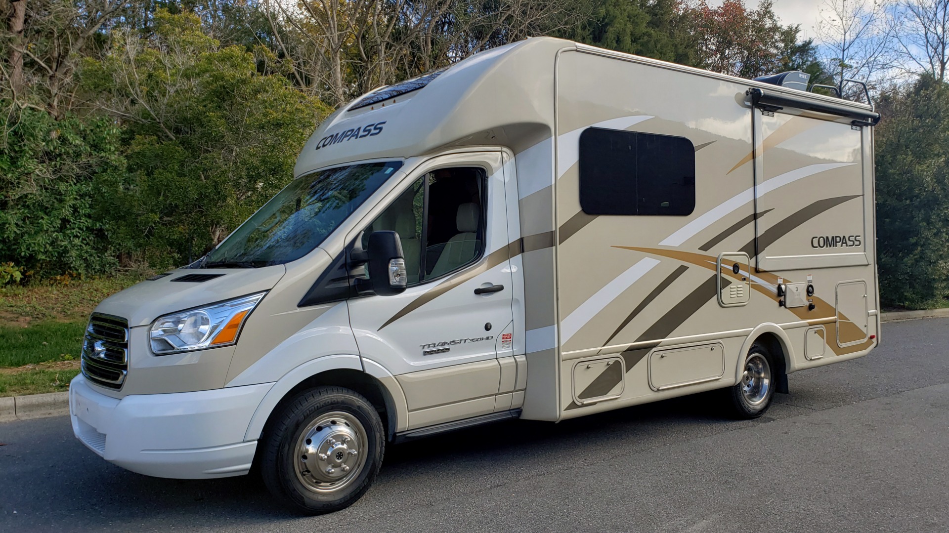 Used 2017 Ford TRANSIT 350 DRW THOR MOTOR COACH / 23TB RV / HEAD / SHOWER / KITCHEN for sale $68,995 at Formula Imports in Charlotte NC 28227 1