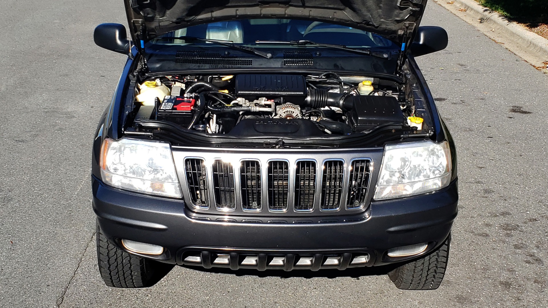 Used 2002 Jeep GRAND CHEROKEE LIMITED 4X4 / SUNROOF / 4.7L V8 / 5-SPD AUTO / CLD WTHR for sale Sold at Formula Imports in Charlotte NC 28227 10