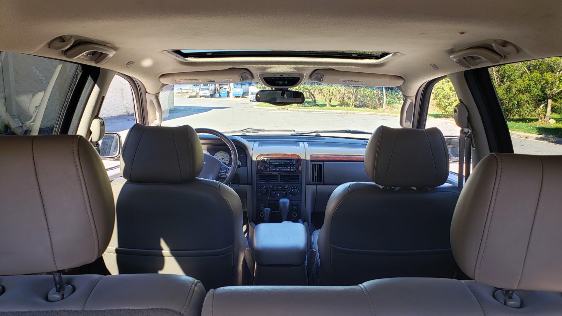 Used 2002 Jeep GRAND CHEROKEE LIMITED 4X4 / SUNROOF / 4.7L V8 / 5-SPD AUTO / CLD WTHR for sale Sold at Formula Imports in Charlotte NC 28227 38