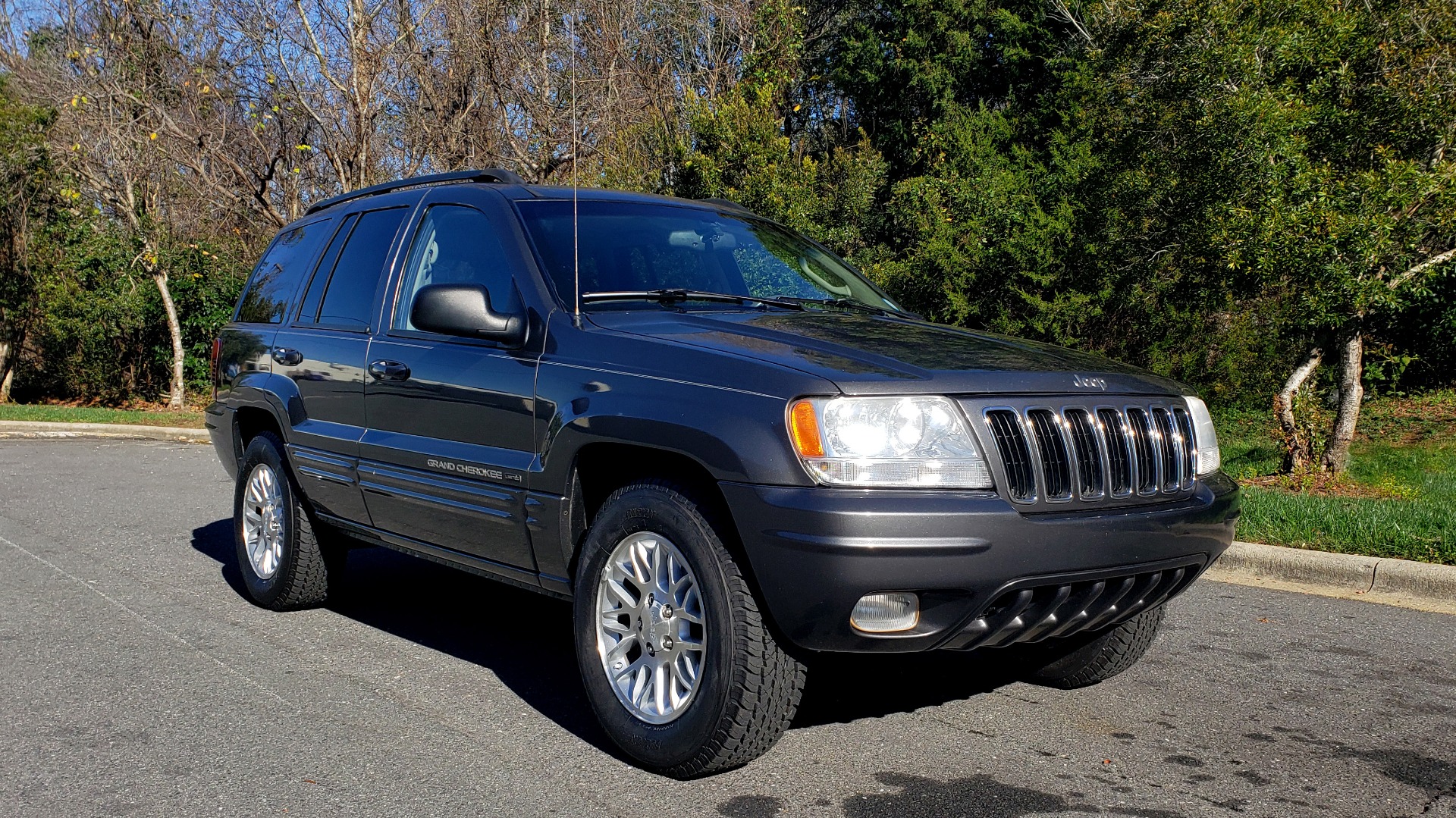 Used 2002 Jeep GRAND CHEROKEE LIMITED 4X4 / SUNROOF / 4.7L V8 / 5-SPD AUTO / CLD WTHR for sale Sold at Formula Imports in Charlotte NC 28227 4