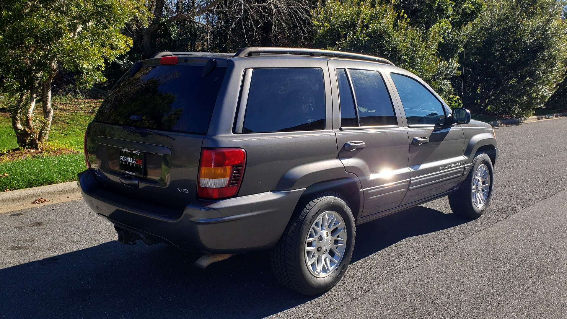 Used 2002 Jeep GRAND CHEROKEE LIMITED 4X4 / SUNROOF / 4.7L V8 / 5-SPD AUTO / CLD WTHR for sale Sold at Formula Imports in Charlotte NC 28227 6