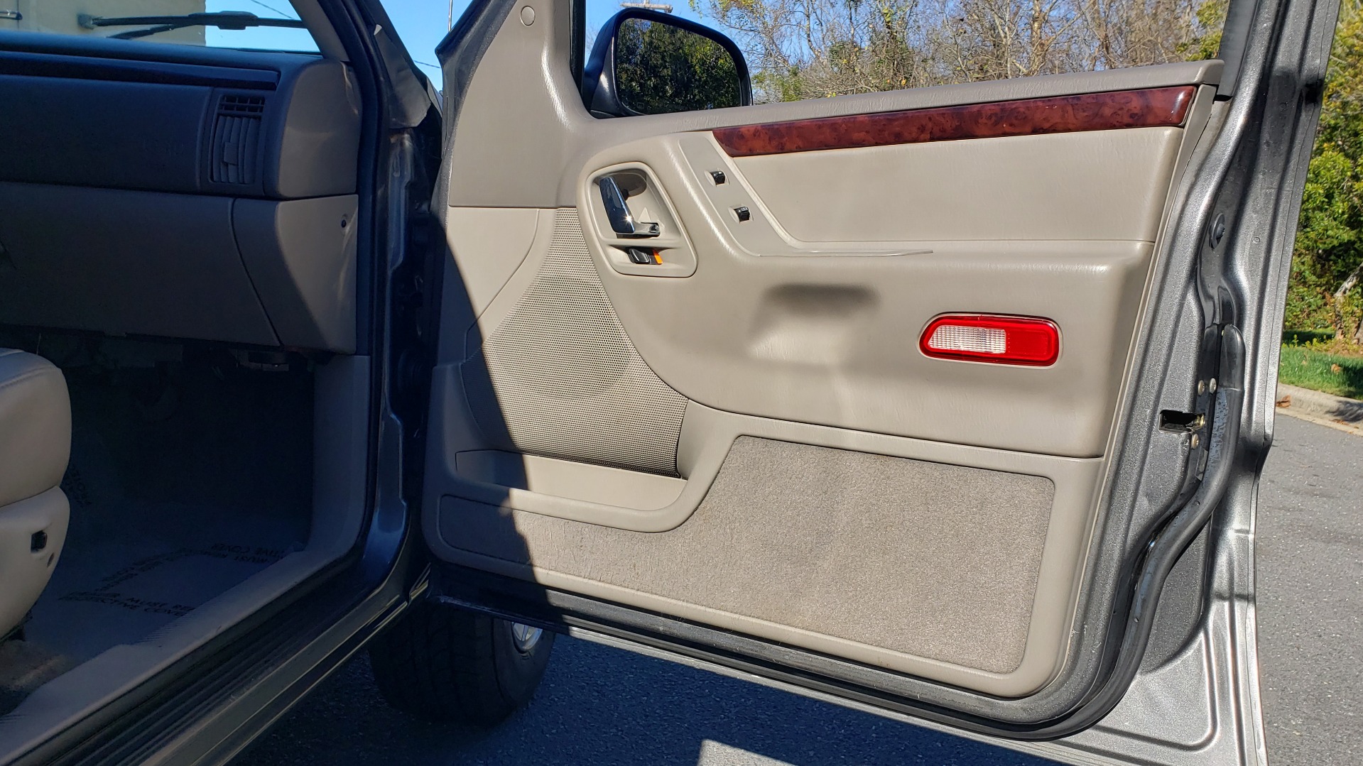 Used 2002 Jeep GRAND CHEROKEE LIMITED 4X4 / SUNROOF / 4.7L V8 / 5-SPD AUTO / CLD WTHR for sale Sold at Formula Imports in Charlotte NC 28227 60