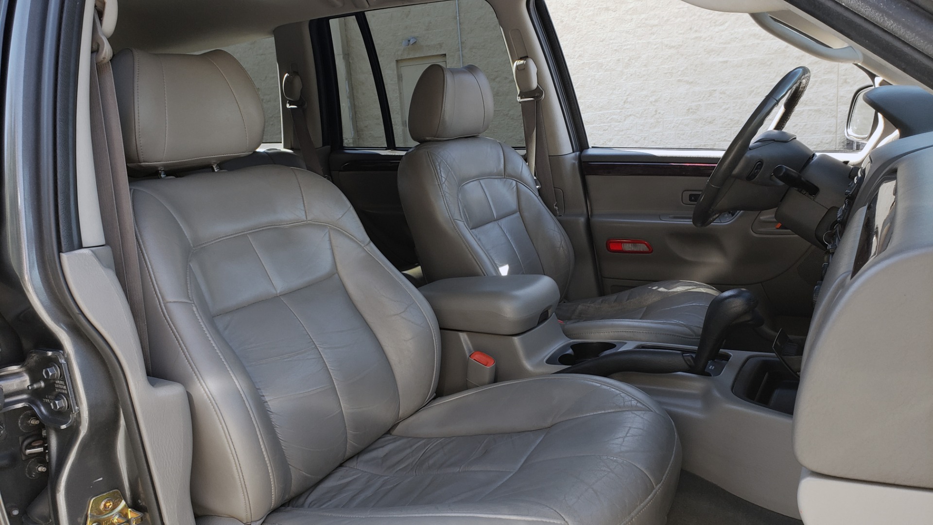 Used 2002 Jeep GRAND CHEROKEE LIMITED 4X4 / SUNROOF / 4.7L V8 / 5-SPD AUTO / CLD WTHR for sale Sold at Formula Imports in Charlotte NC 28227 62