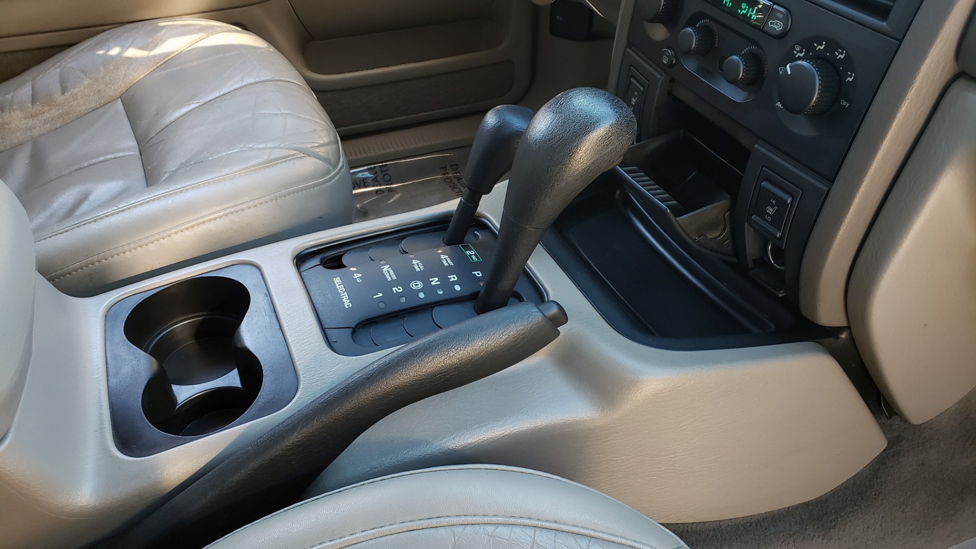 Used 2002 Jeep GRAND CHEROKEE LIMITED 4X4 / SUNROOF / 4.7L V8 / 5-SPD AUTO / CLD WTHR for sale Sold at Formula Imports in Charlotte NC 28227 64