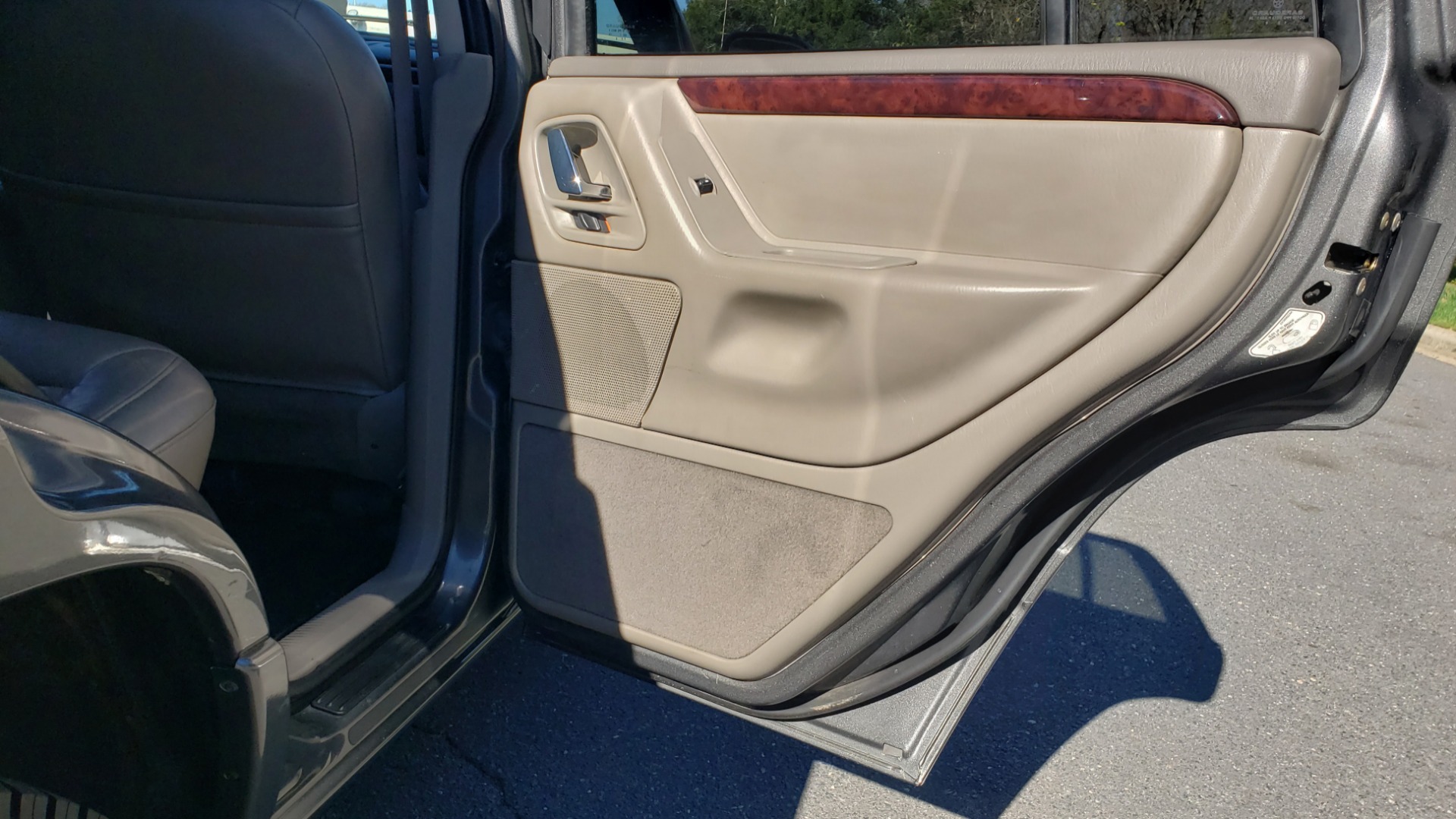 Used 2002 Jeep GRAND CHEROKEE LIMITED 4X4 / SUNROOF / 4.7L V8 / 5-SPD AUTO / CLD WTHR for sale Sold at Formula Imports in Charlotte NC 28227 65
